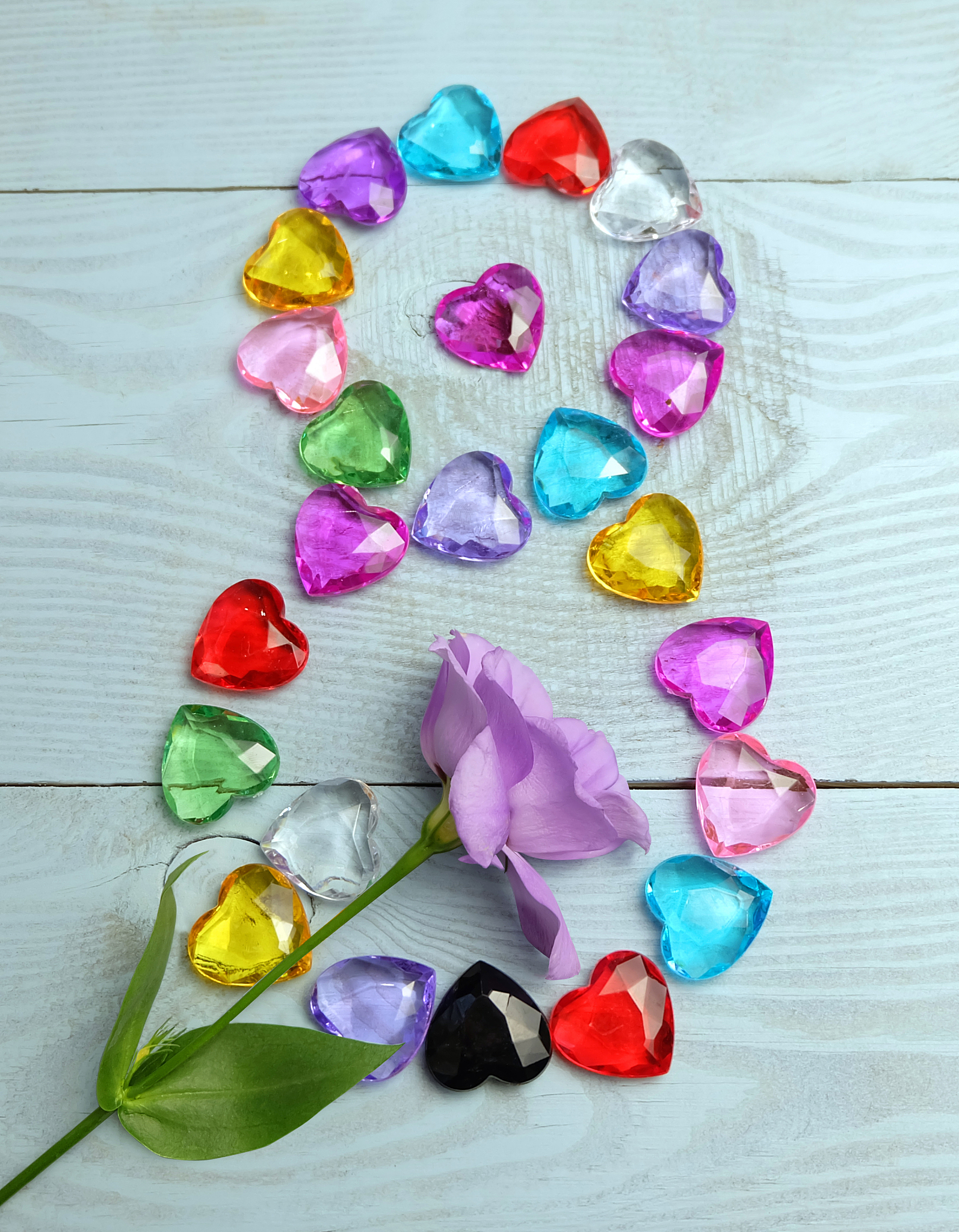 eight of glass hearts and lisianthus flowers