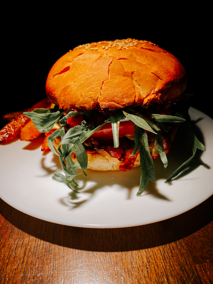 臭豆腐腐乳柠檬汉堡：独特美味，创意搭配！