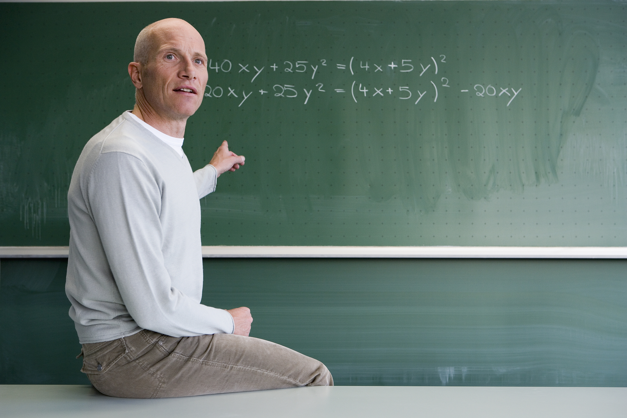 中小学教师职业道德规范解读：标准、行为规范与责任