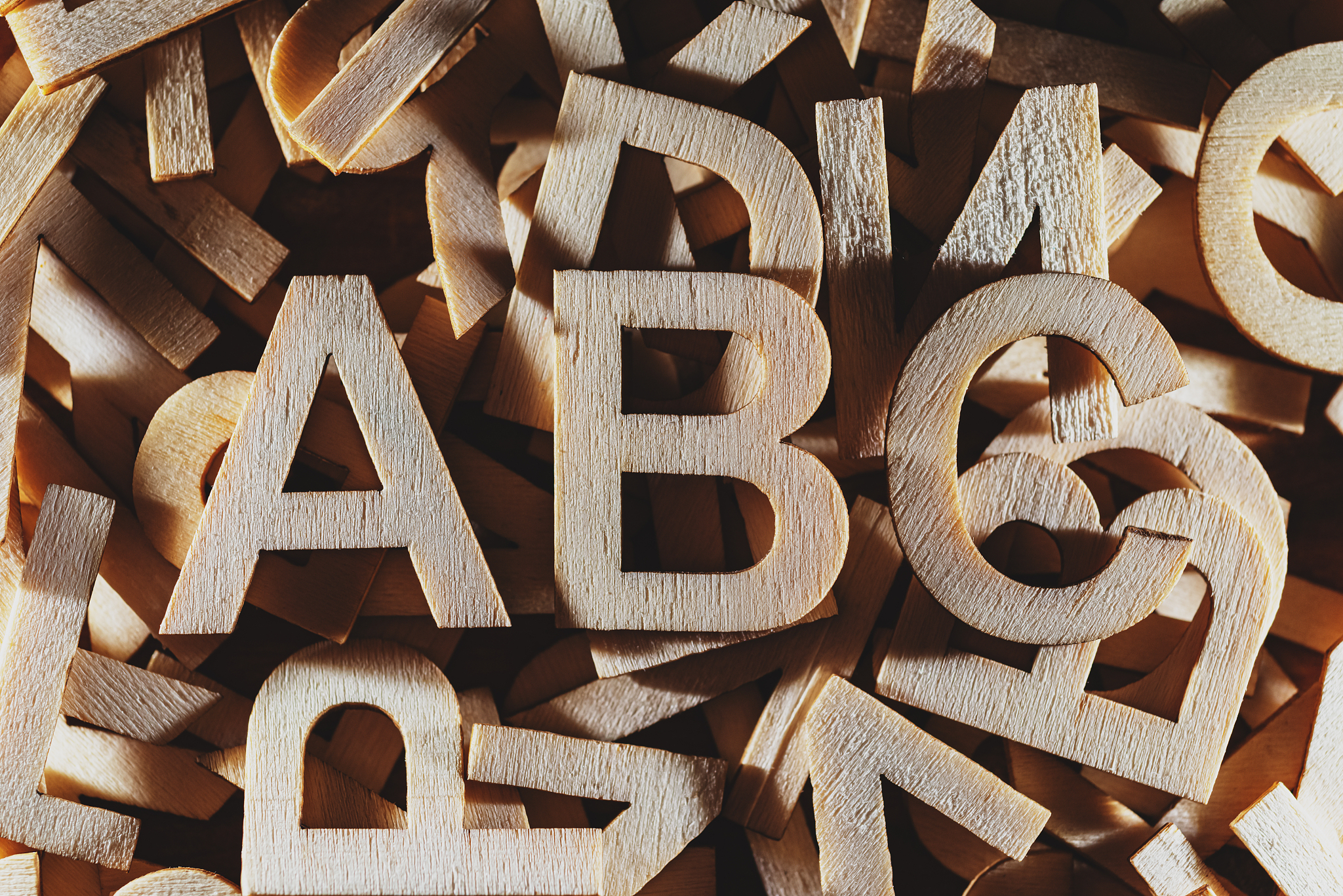 AZC能组成哪些英文单词？