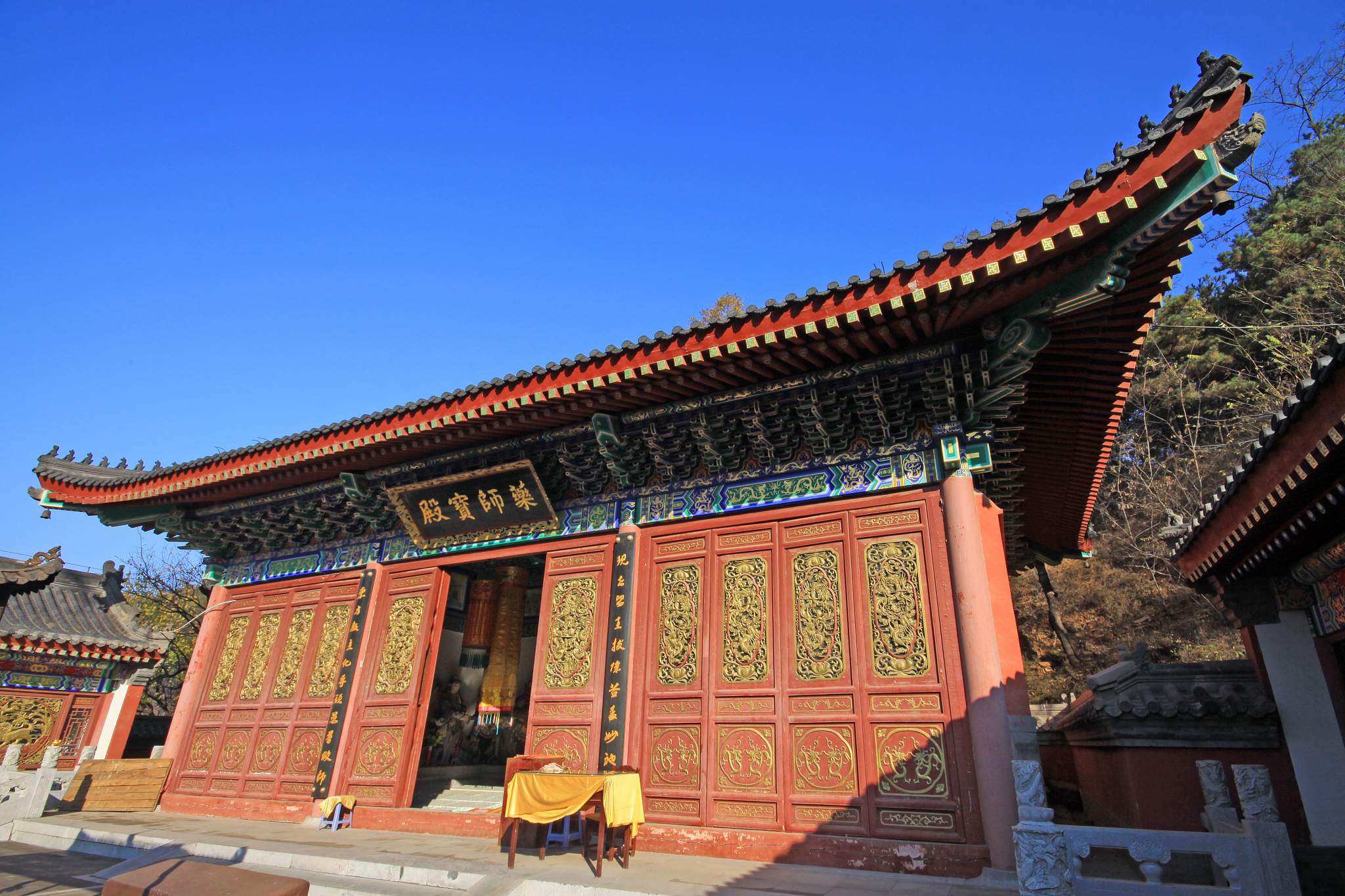 temple hall under the blue sky