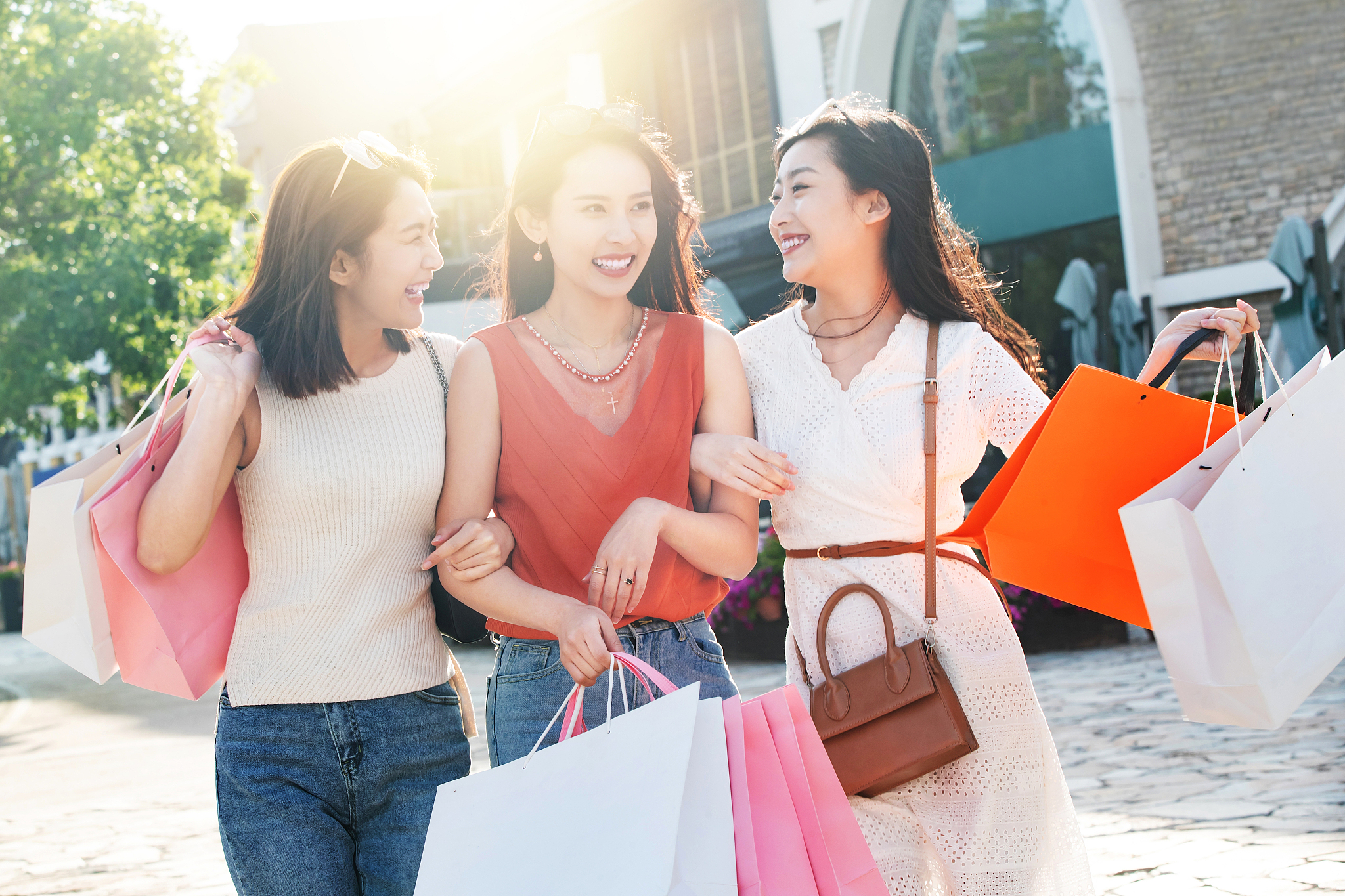 年轻一代的特点购物行为旅游方式