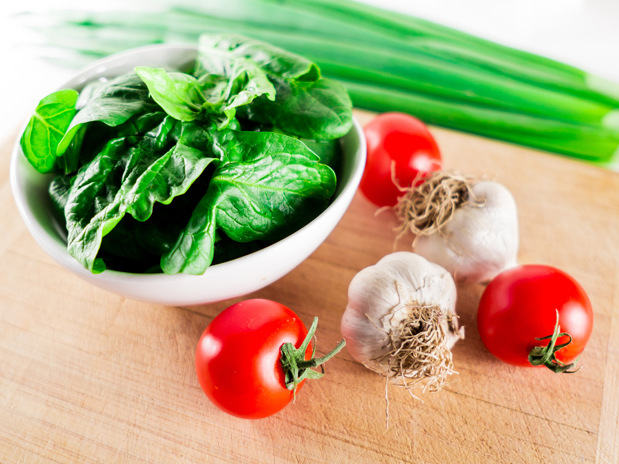 请帮我写1篇600字博客文章主题是：感冒吃什么菜好