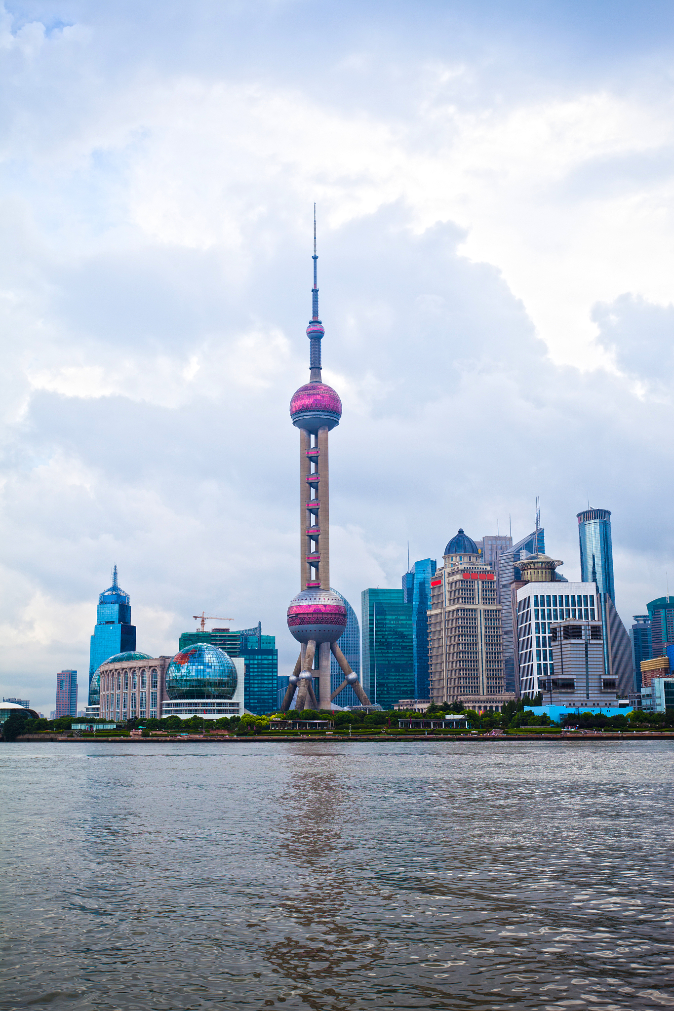 给一个三四天的旅游行程要求行程保持在一个城市内该城市要求在上海周边或者离上海较近