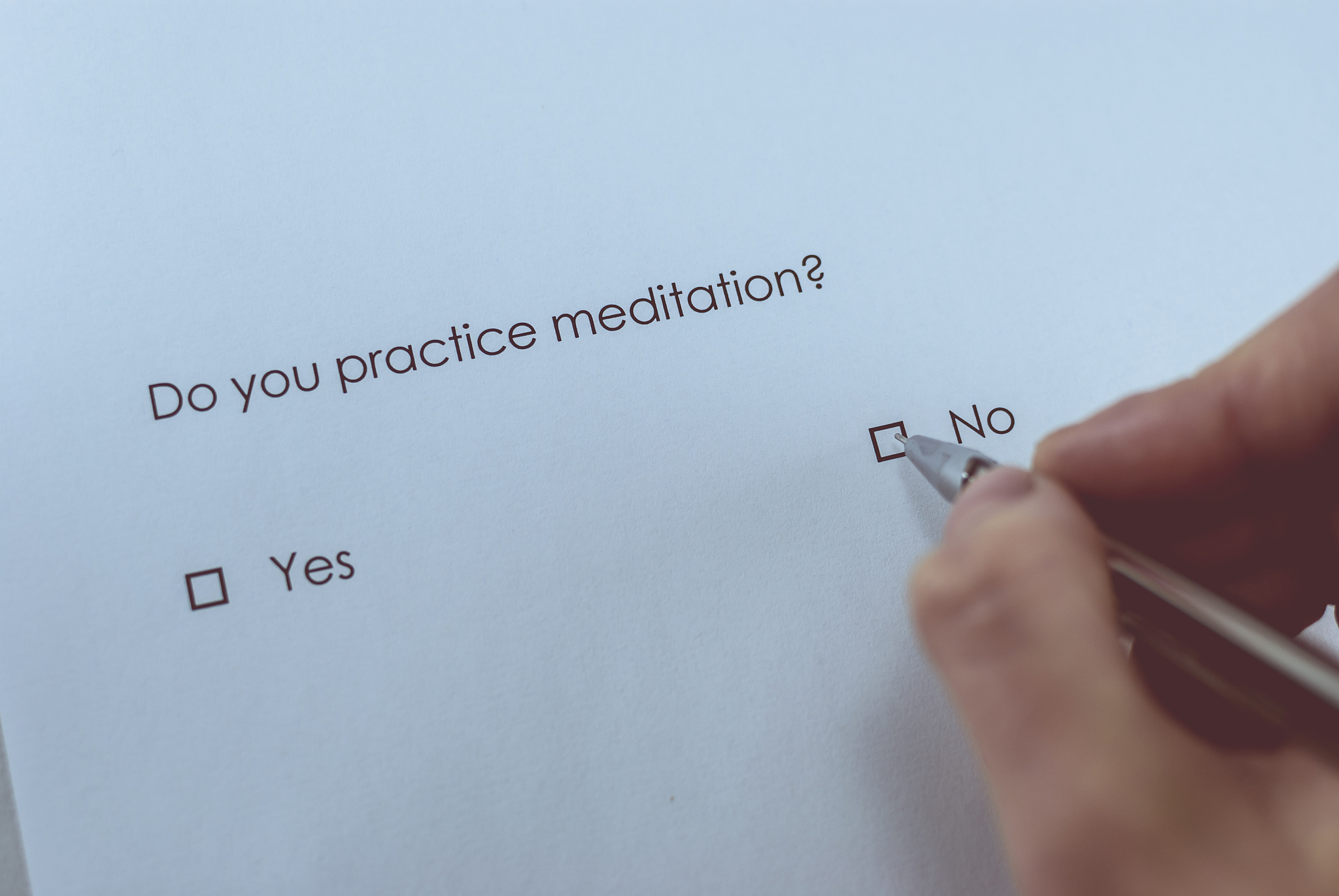 心理学研究方法应用：探索人类情绪与决策的关系 - 论文内容提纲