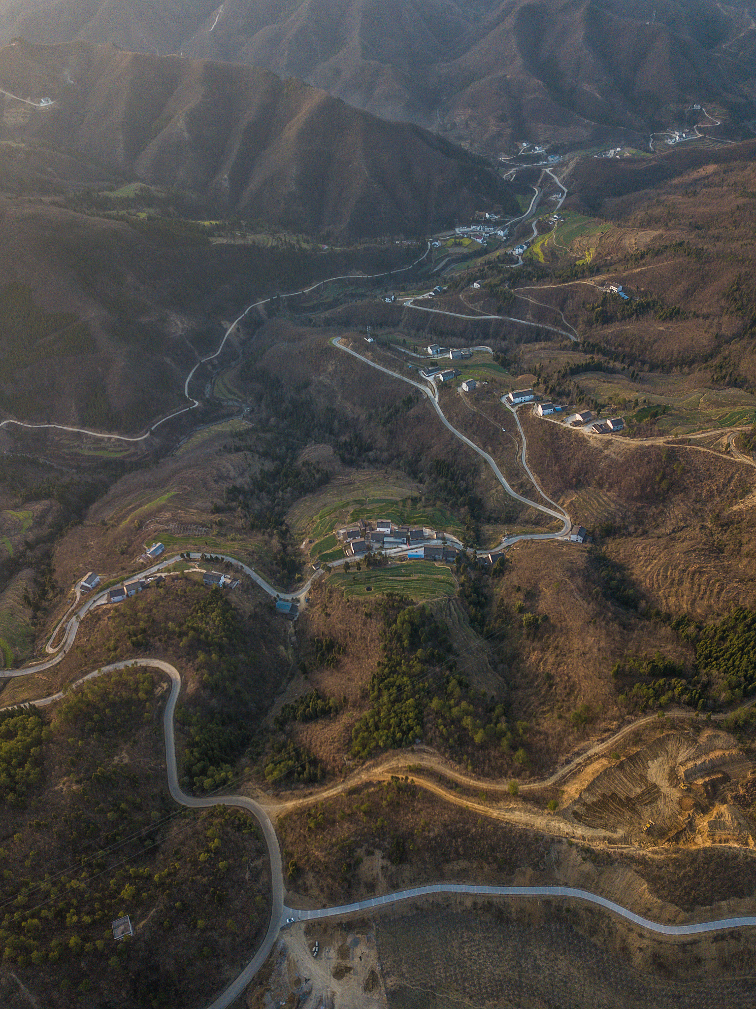 密云涝子峪和沙峪里：两个村庄的地理关系