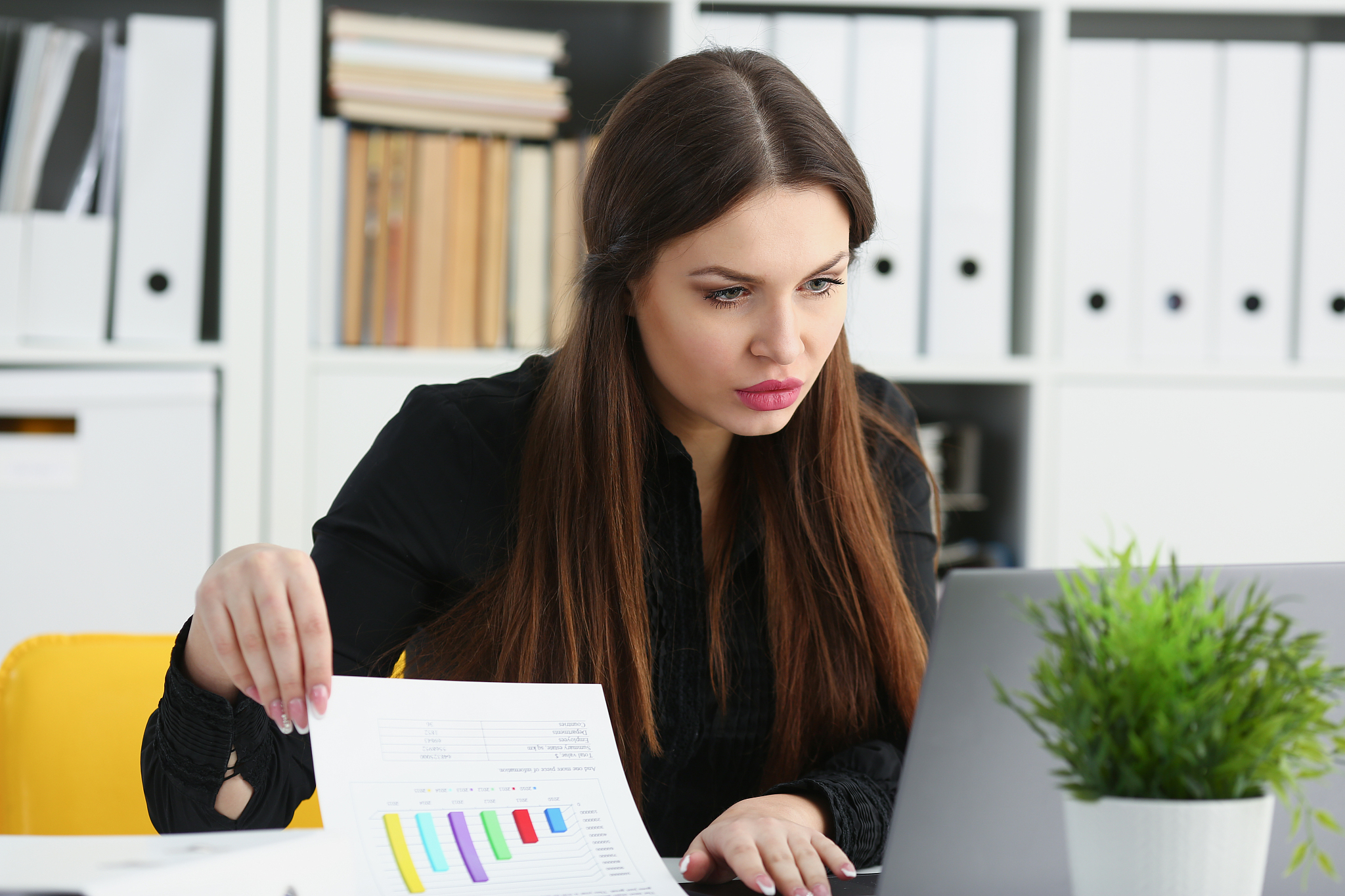 江苏高港中等专业学校2021年招生专业介绍：机电一体化、建筑装饰、电子商务等