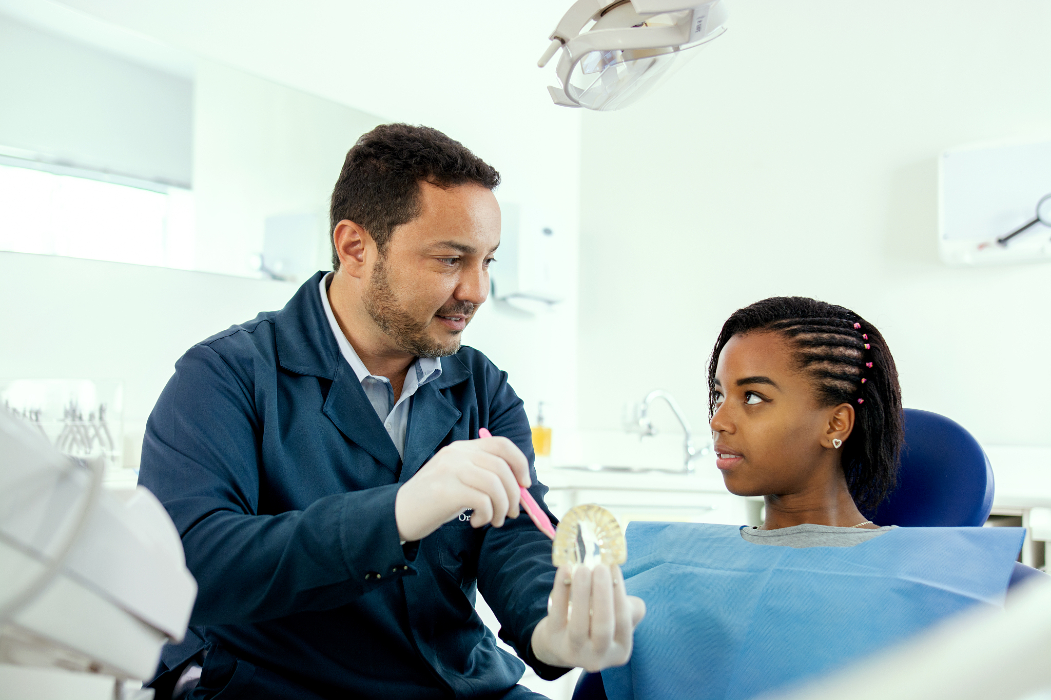 成都天府口腔职校口腔专业：就业前景广阔，值得选择！