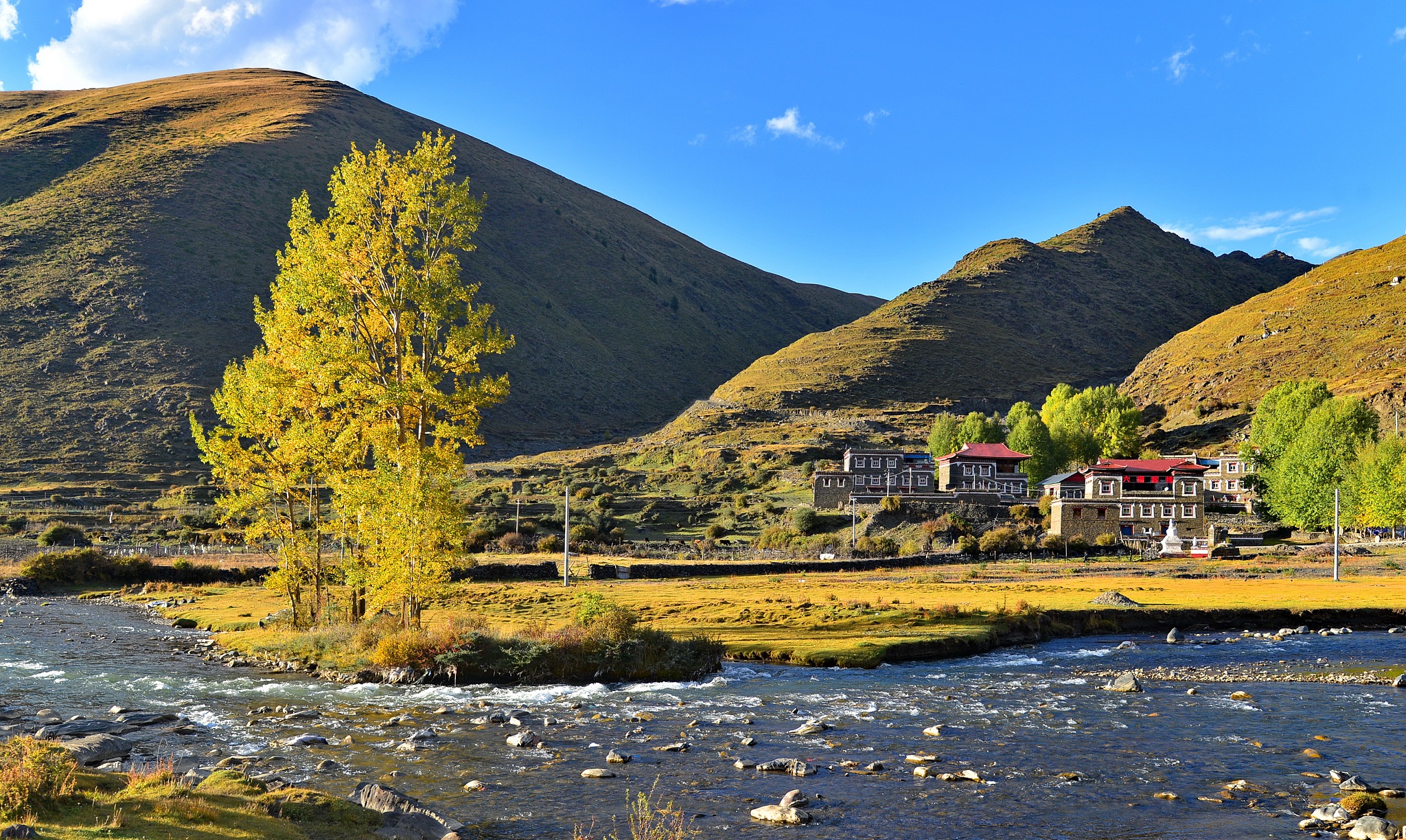 稻城亚丁自驾游线路推荐