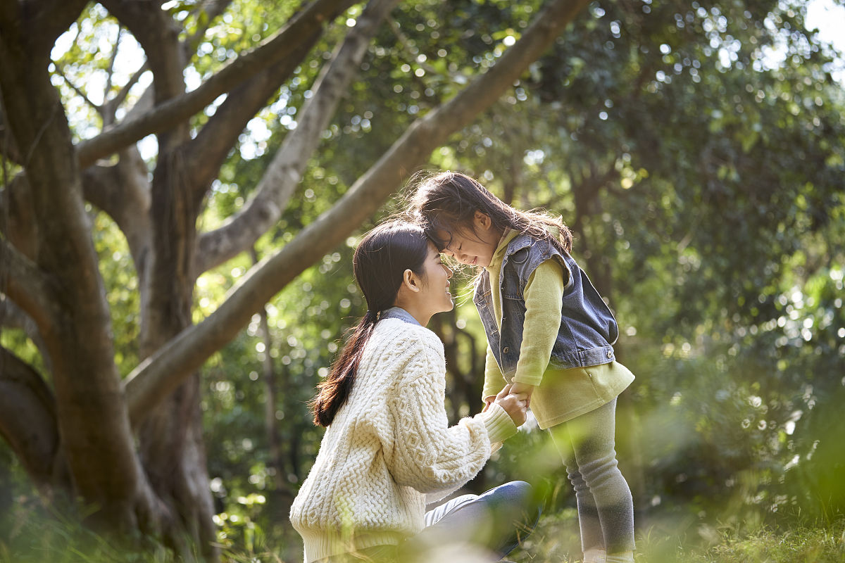 大学爱情故事：李明和张婷的甜蜜旅程