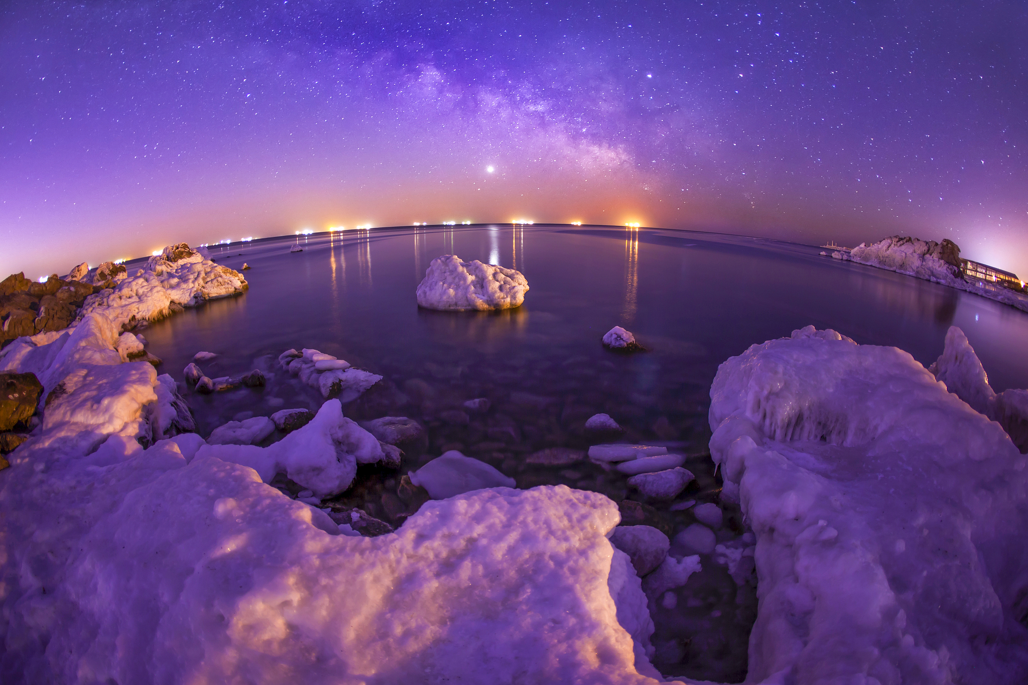 马尔代夫梦幻海滩：粉色玫瑰、银河星空与8K超清画质