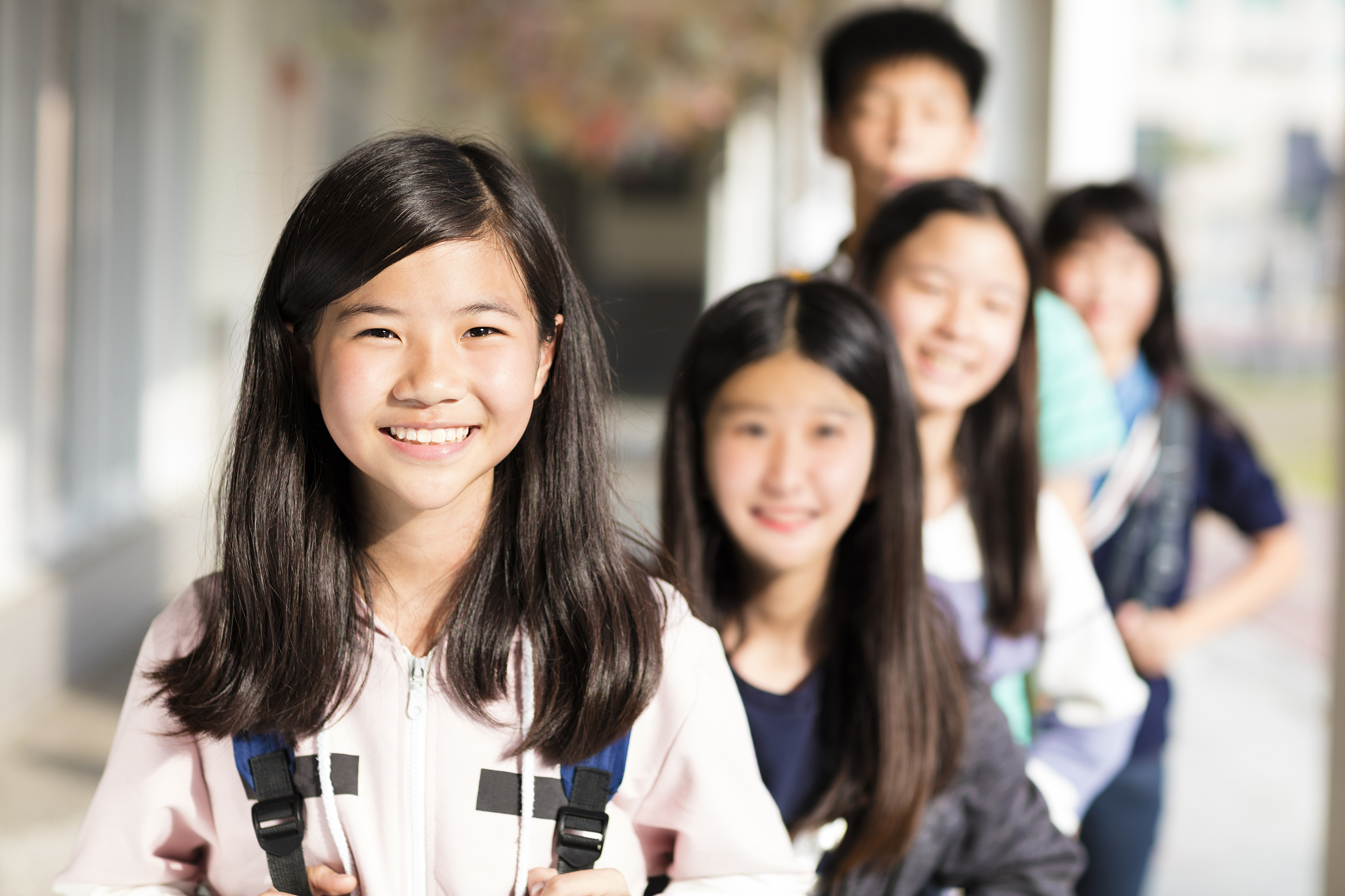 初中毕业女生学什么专业有前途-成都幼师学校