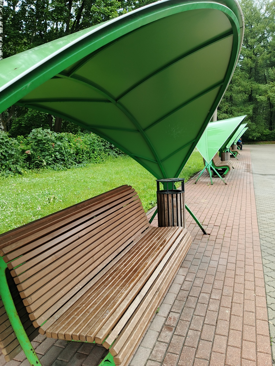 户外专用坐凳：环保耐用，定制设计，时尚美观