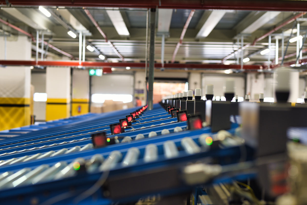 智能自动分拣系统项目总结：优势与不足分析