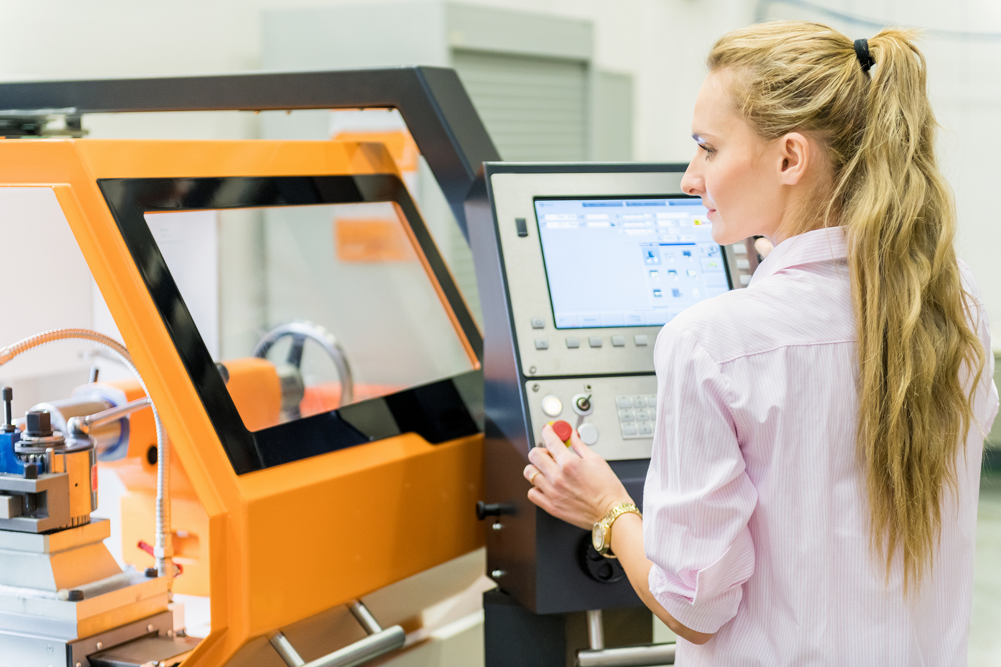 安徽机电技师学院数控技术专业学什么？课程内容深度解析