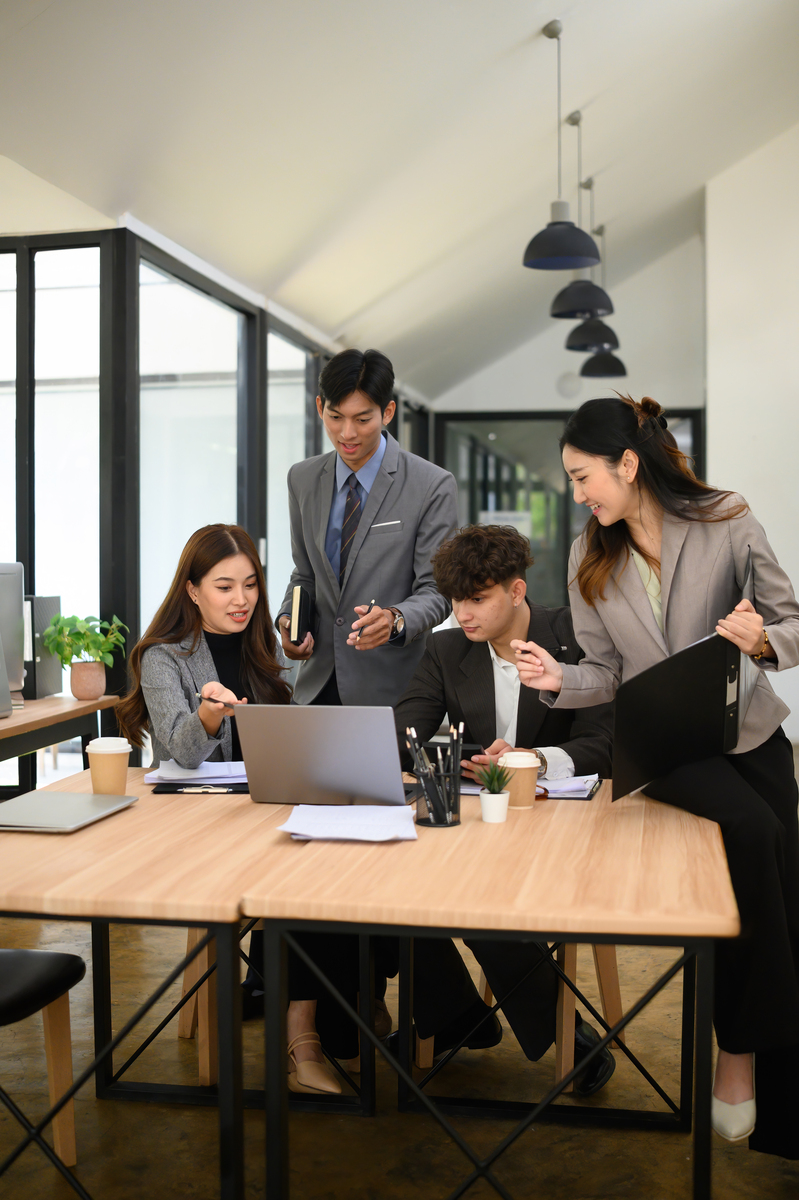 公司适应情况良好，快速融入团队 - 50字以内