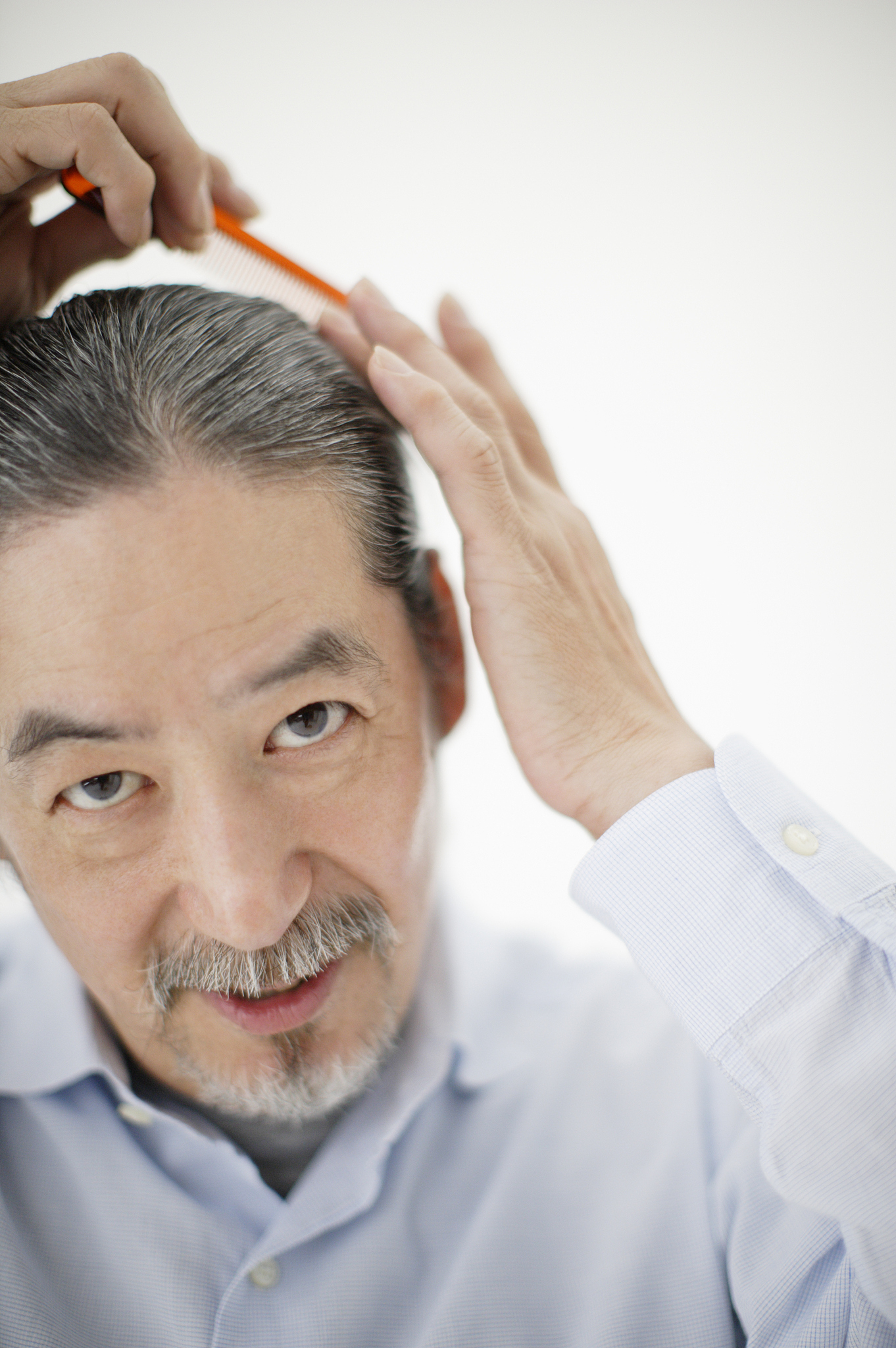 三四十岁男老师头发白了？用这些幽默风趣的形容词，让你笑喷！