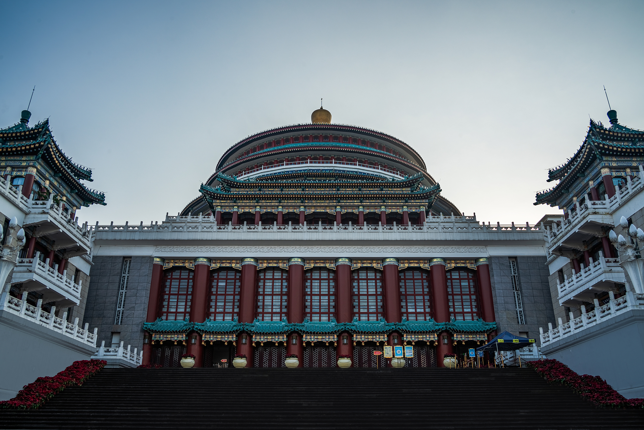 重庆人民大礼堂：见证历史，感受热情