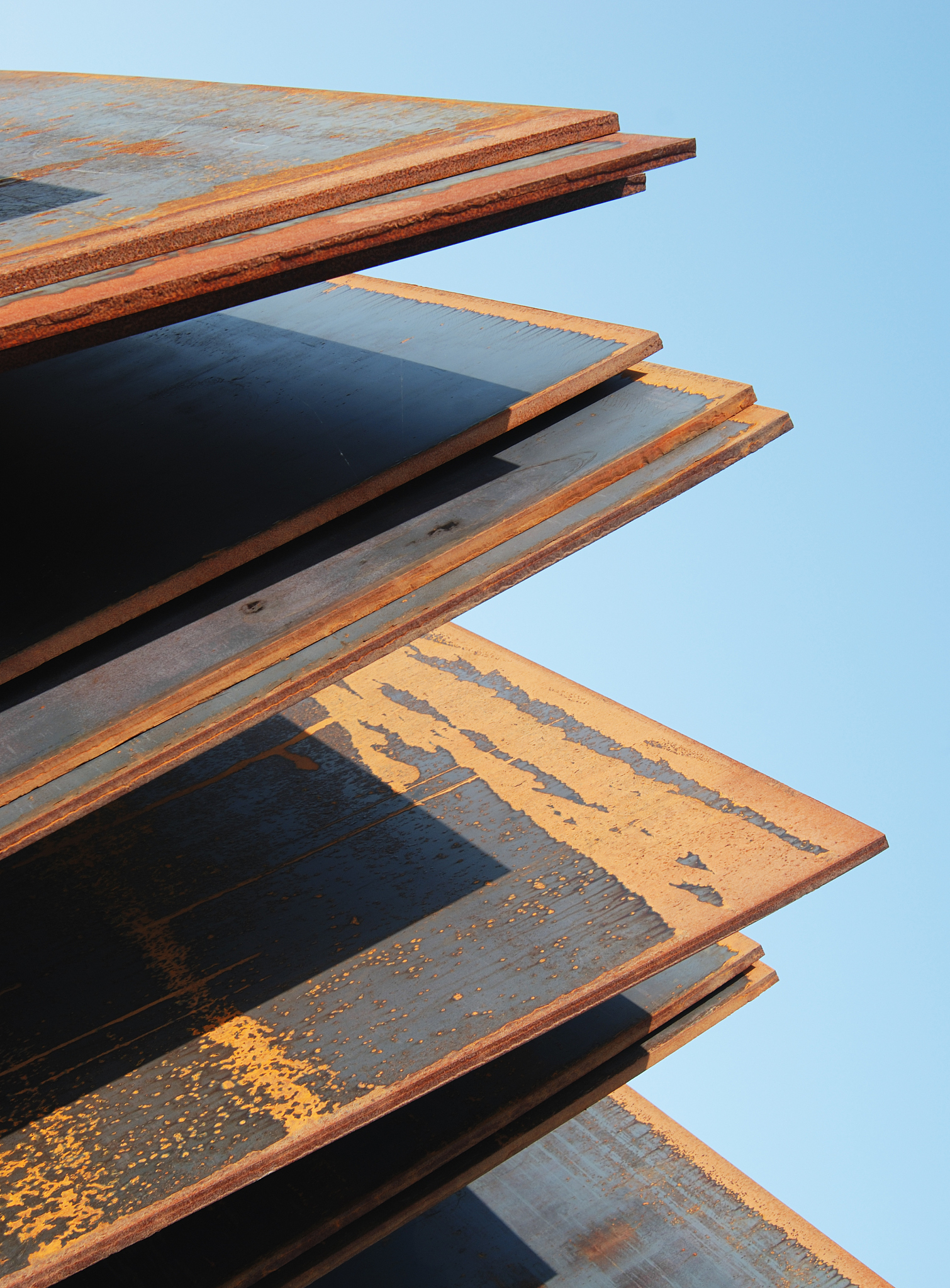 变刚度层合板应用及材料选择：现状与展望