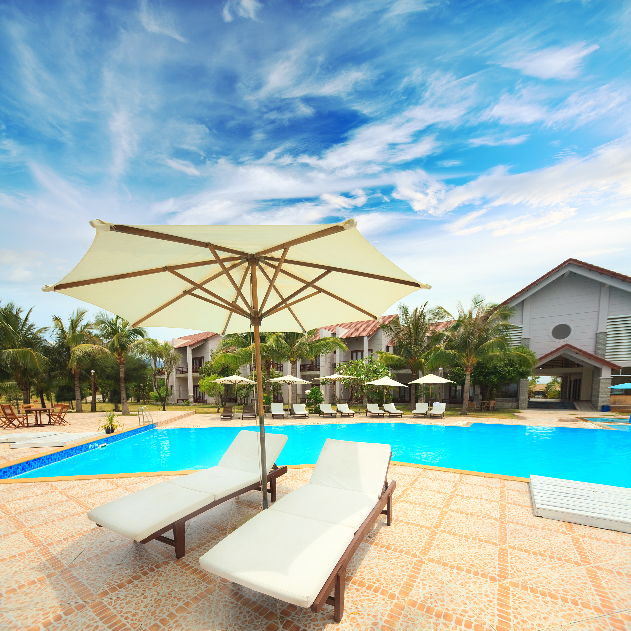 海边躺椅：享受高品质生活格调，从露台泳池派对到花园休闲