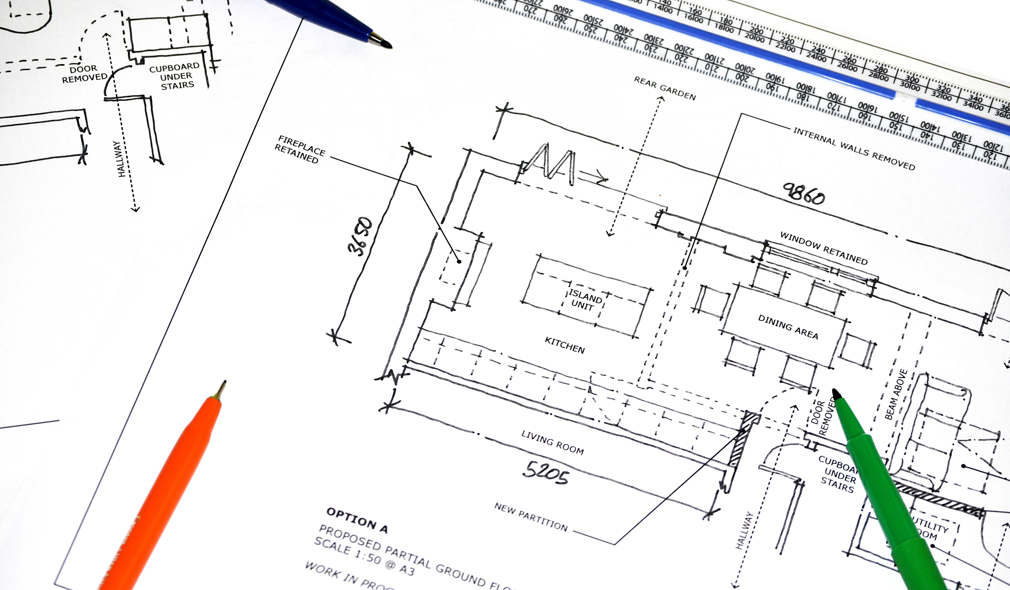 本文介绍了一款基于NAV6132B惯性测量单元的毕设设计。该传感器需要33v供电因此设计了一块PCB板包含降压模块将12v电源转换成33v。主芯片采用FP6188并设计了信号转换模块将TTL电平信号转换成RS232电平以便于电脑读取数据。同时设计了防短路、防反接模块保证了电路的安全性。该毕设设计实现了对NAV6132B惯性测量单元的有效驱动和数据读取对于惯性测量相关领域有一定的应用价值。写一篇摘要