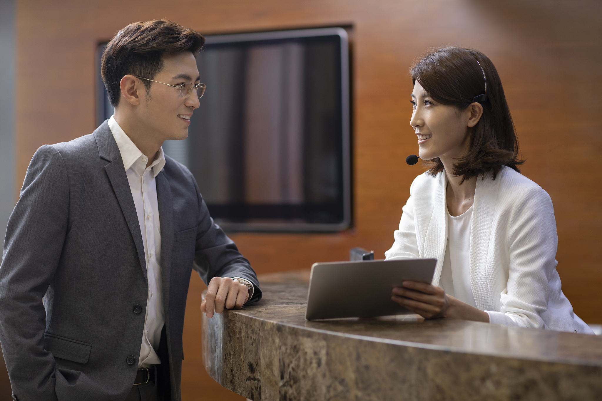 赞美男客户照片怎么说呢 5句