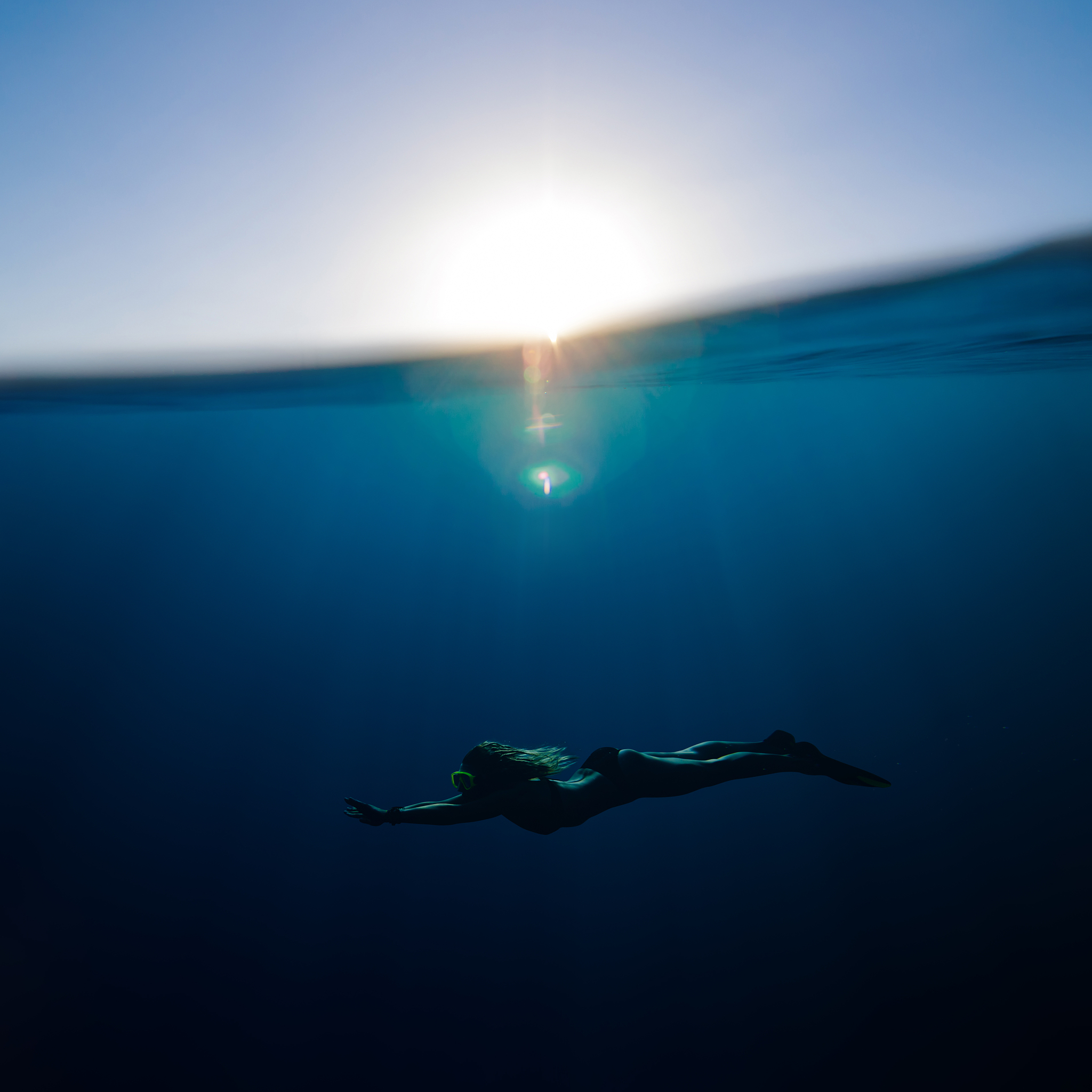 Movie Oceans with English subtitlesOceans 000134 A boy comes running up and he asks 000139 "What exactly is the ocean 000142 What is the sea" 000147 Y ou could hit him with a lot of statisti