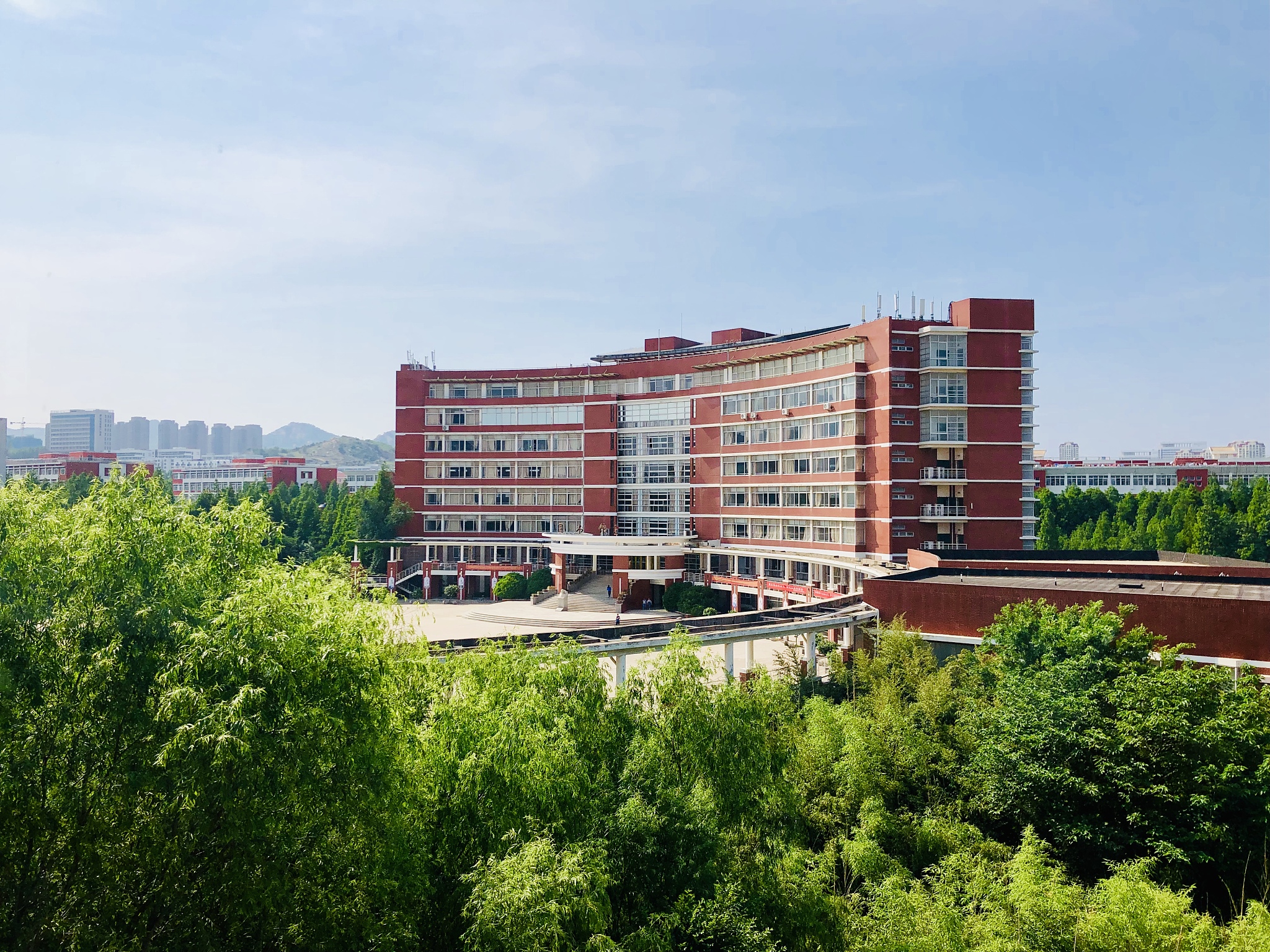 烟台电子工业学校具体地址用发
