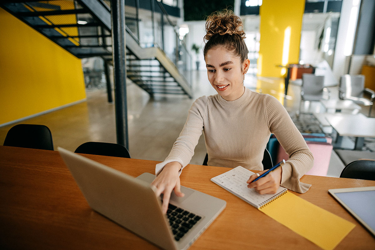 第四、习题的评价应客观公正。习题的评价应该客观公正避免主观性和歧视性以便学生能够真实地反映自己的学习成果。