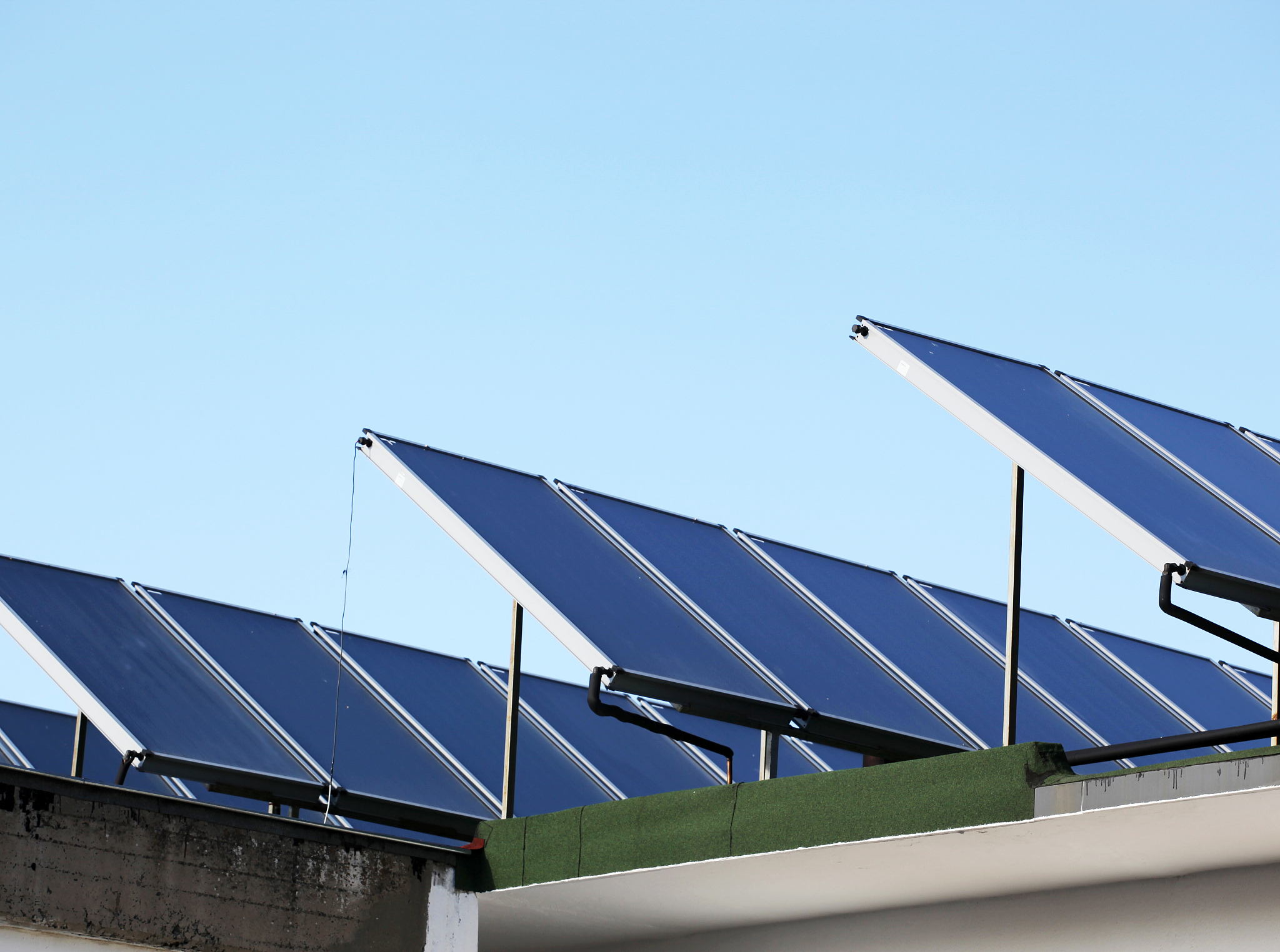 太阳能聚光技术：高效利用太阳能产生高温