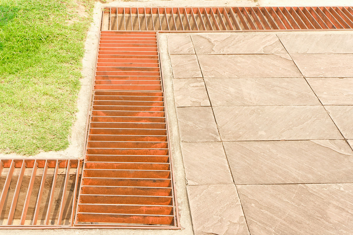 关于基础配套设施不完善的报告