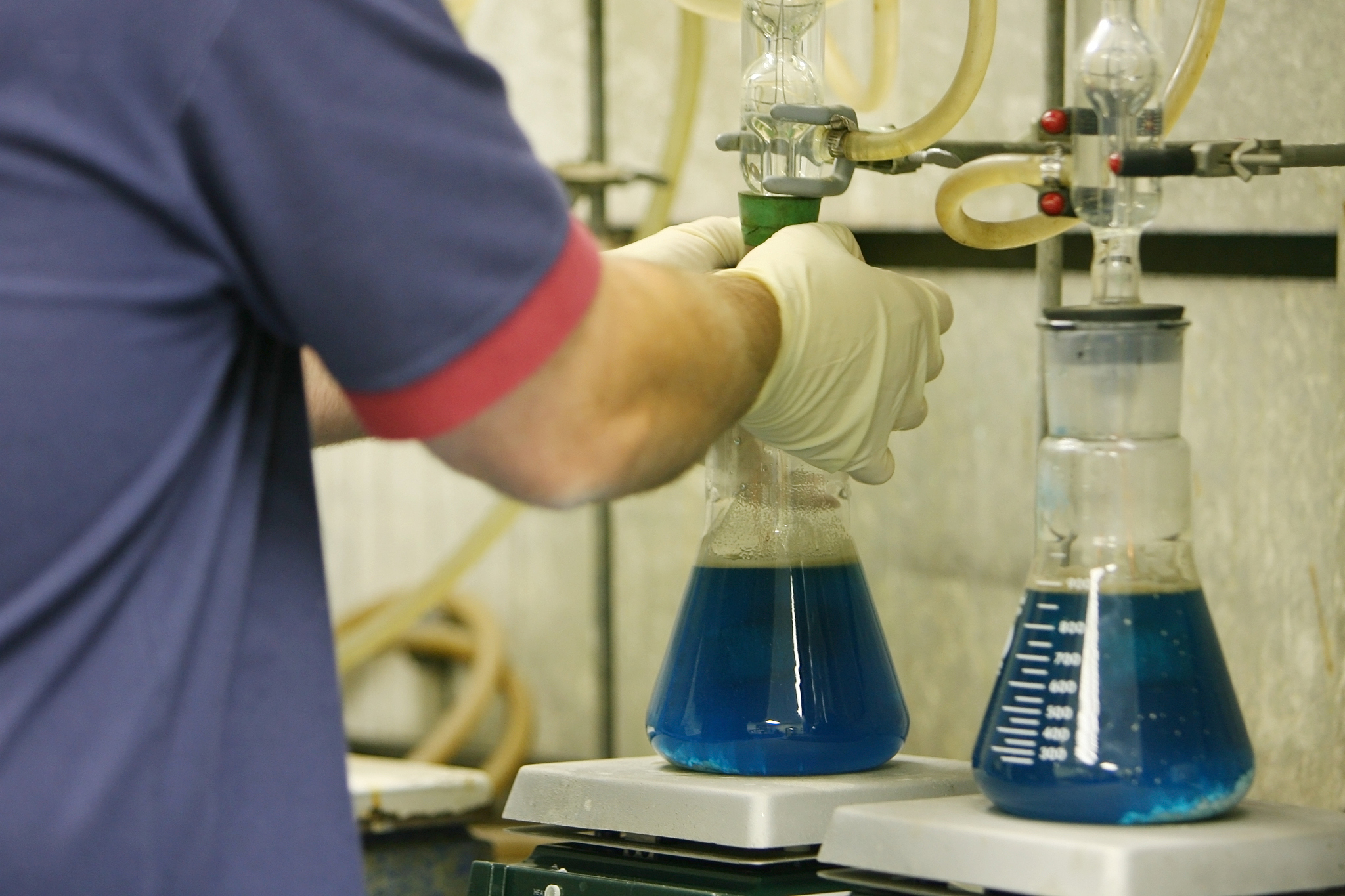 乙酰苯胺实验室制备低产率原因分析