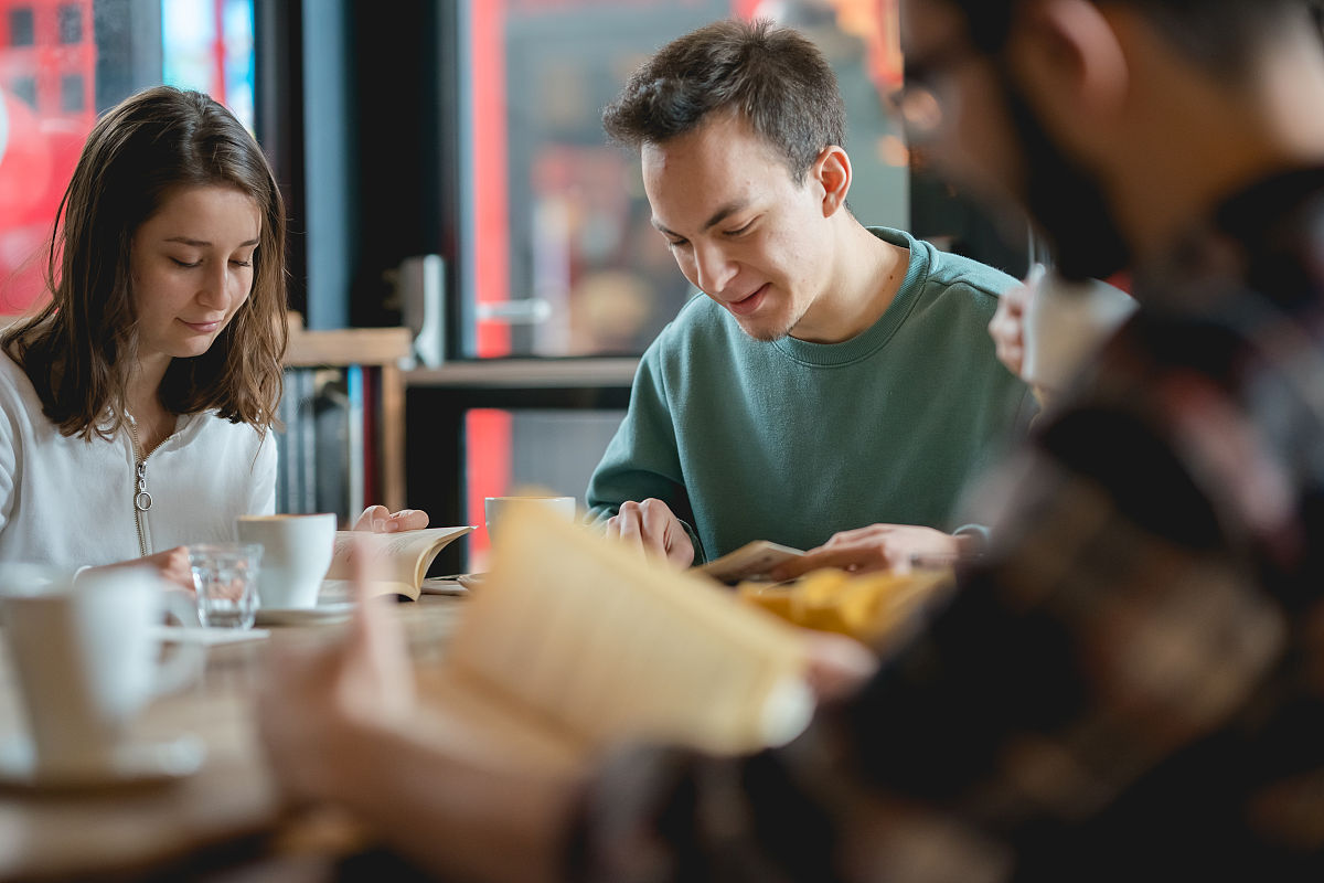 三十而已剧情解析：三位女性的成长与抉择