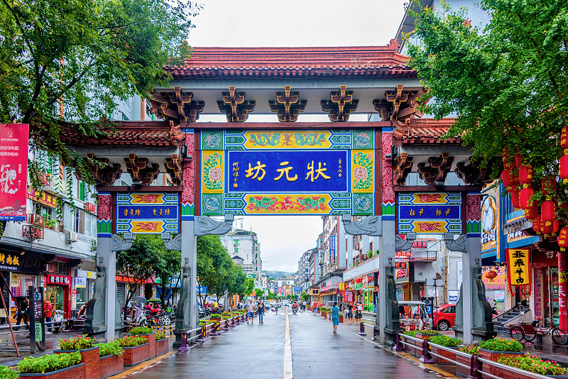 南充中专与普通中专区别：哪种更适合你？