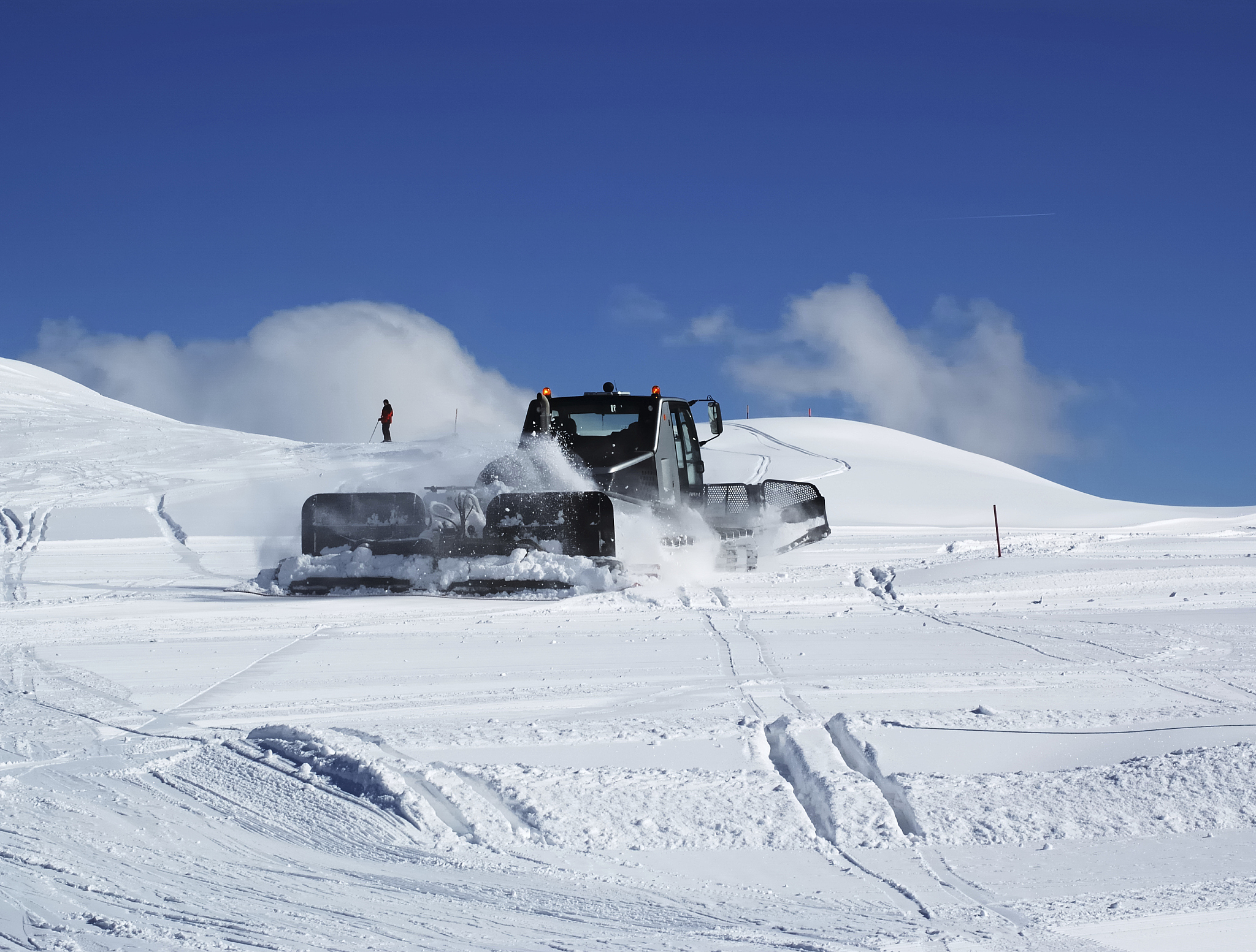 写一篇道路车开不了的地方观光车可以来上的文章