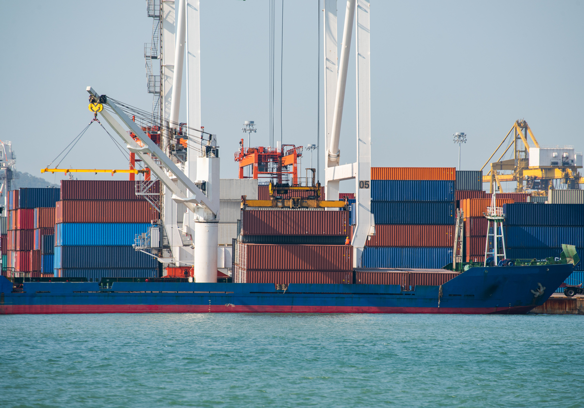 312 pieces of cargo were affected by water damage with varying degrees of rust marks on the cargo surface