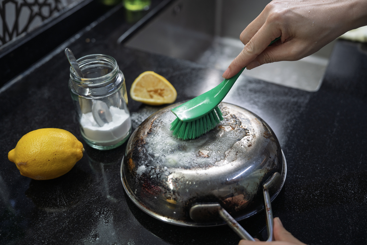 如何清理厨房油渍小妙招