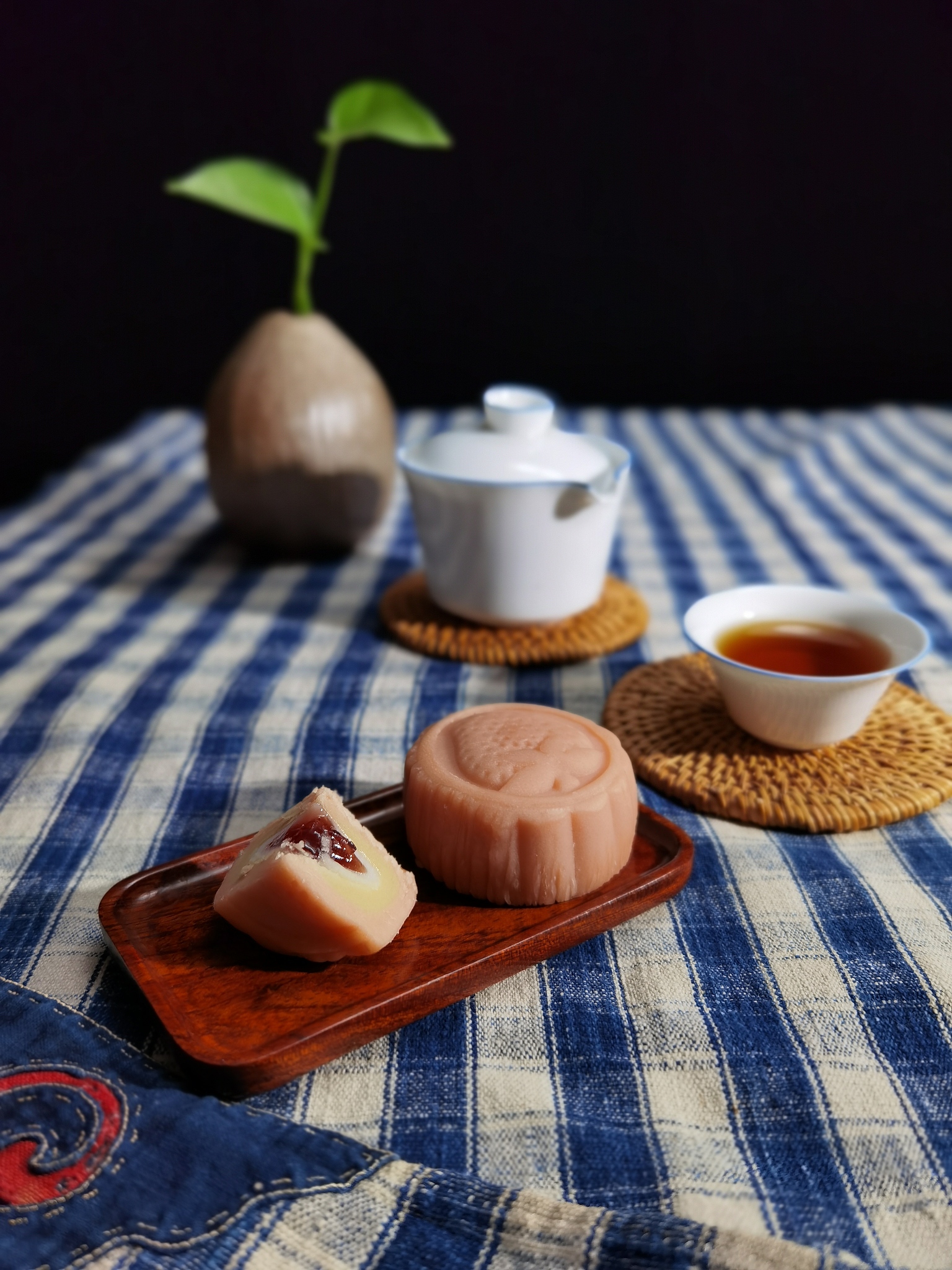 中秋晚宴主持词：精彩节目，共度团圆夜