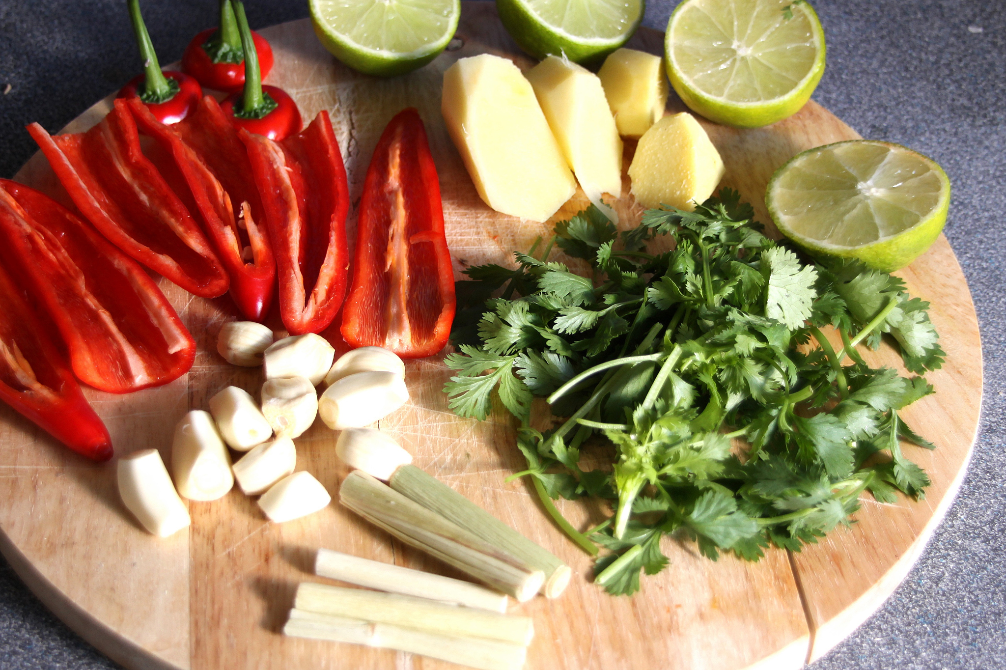 围绕吃完烧烤就爆痘怎么预防和解决为选题给我一篇口播文案