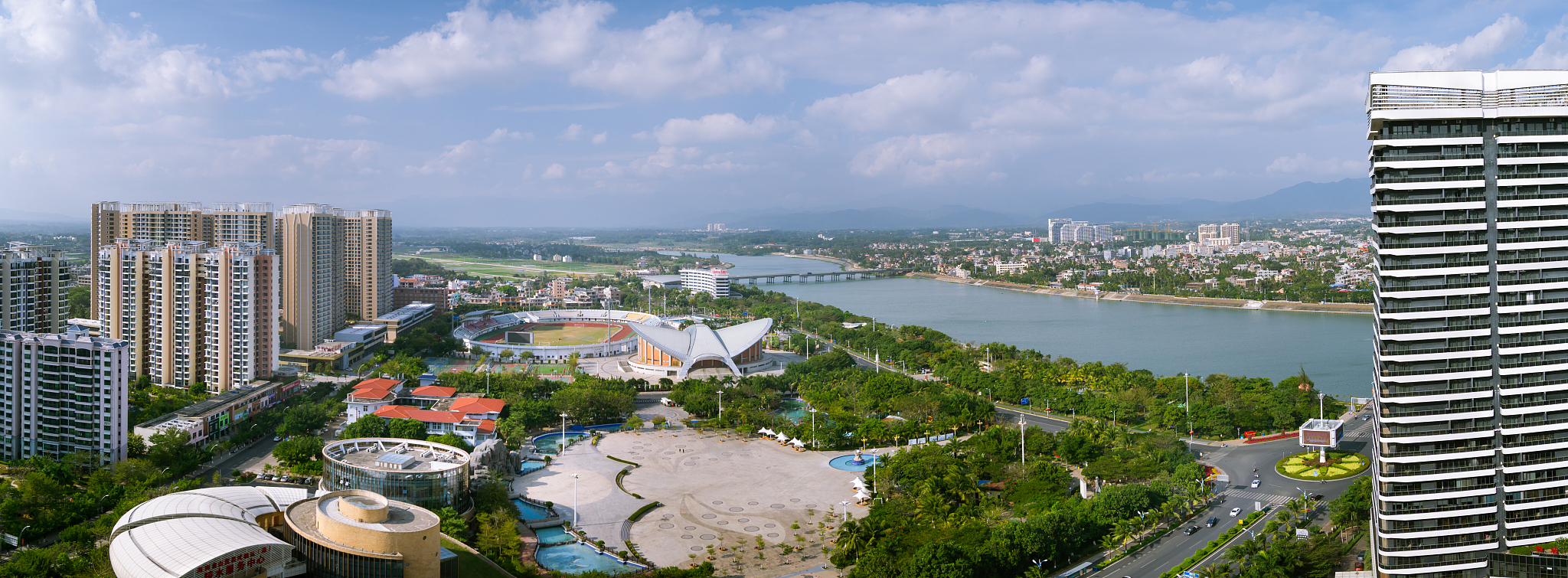 海南省陵水市市中心广场城市风光