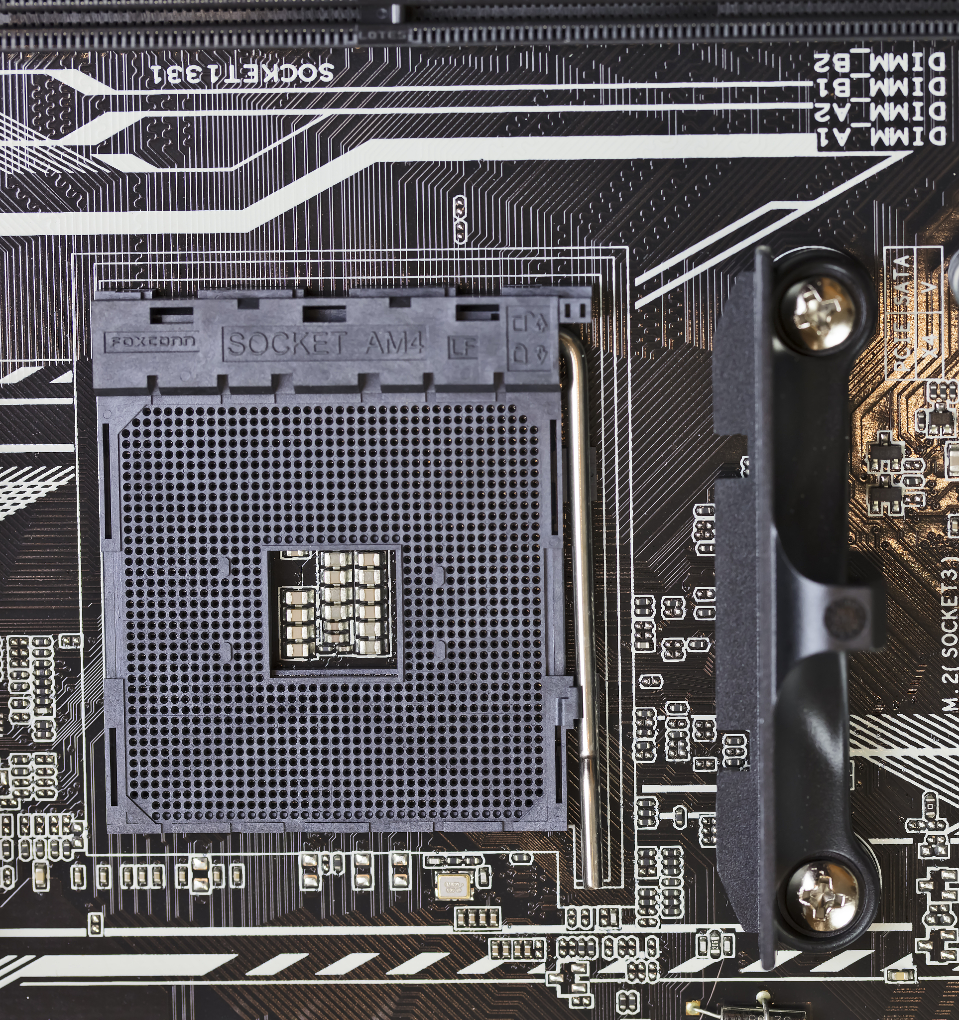 12个PCIe x16插槽的主板：工作站和服务器选择 - 服务器主板推荐