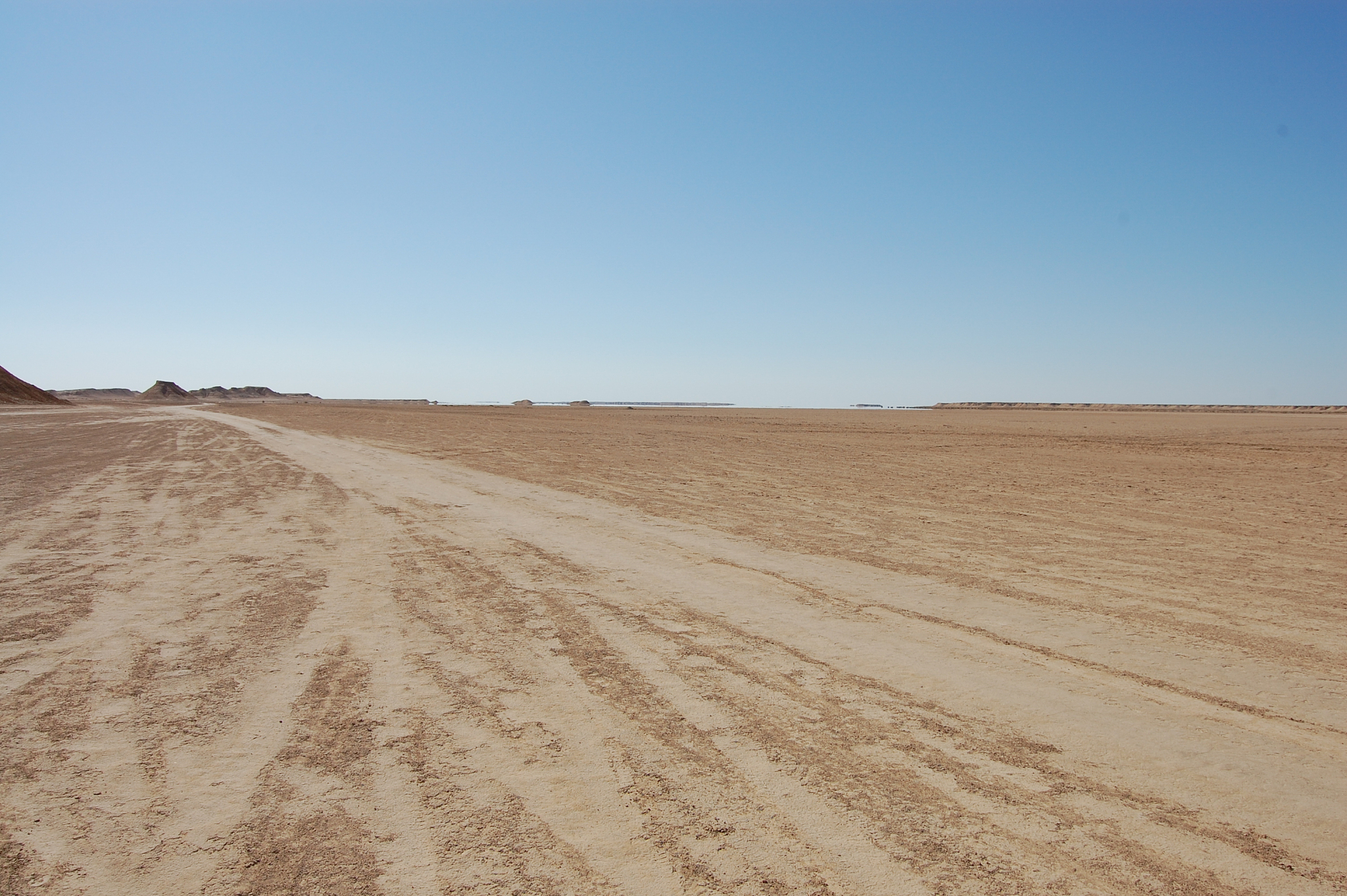sand dunes in the sahara desert in africa