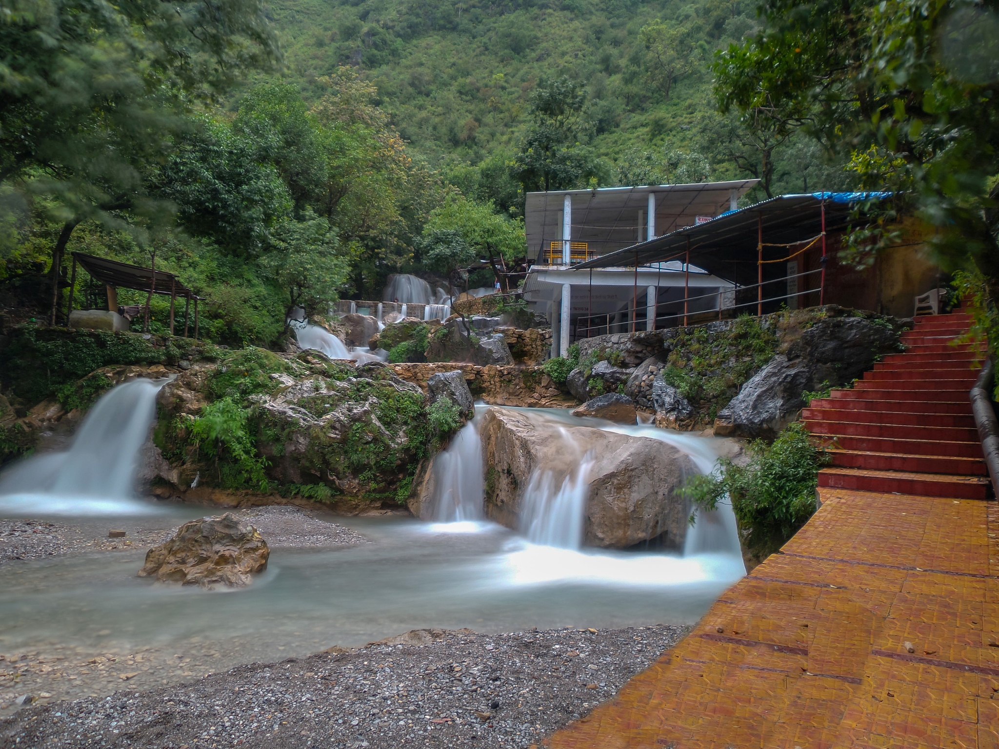 阳明山：台北市北部美丽的自然风景和温泉胜地