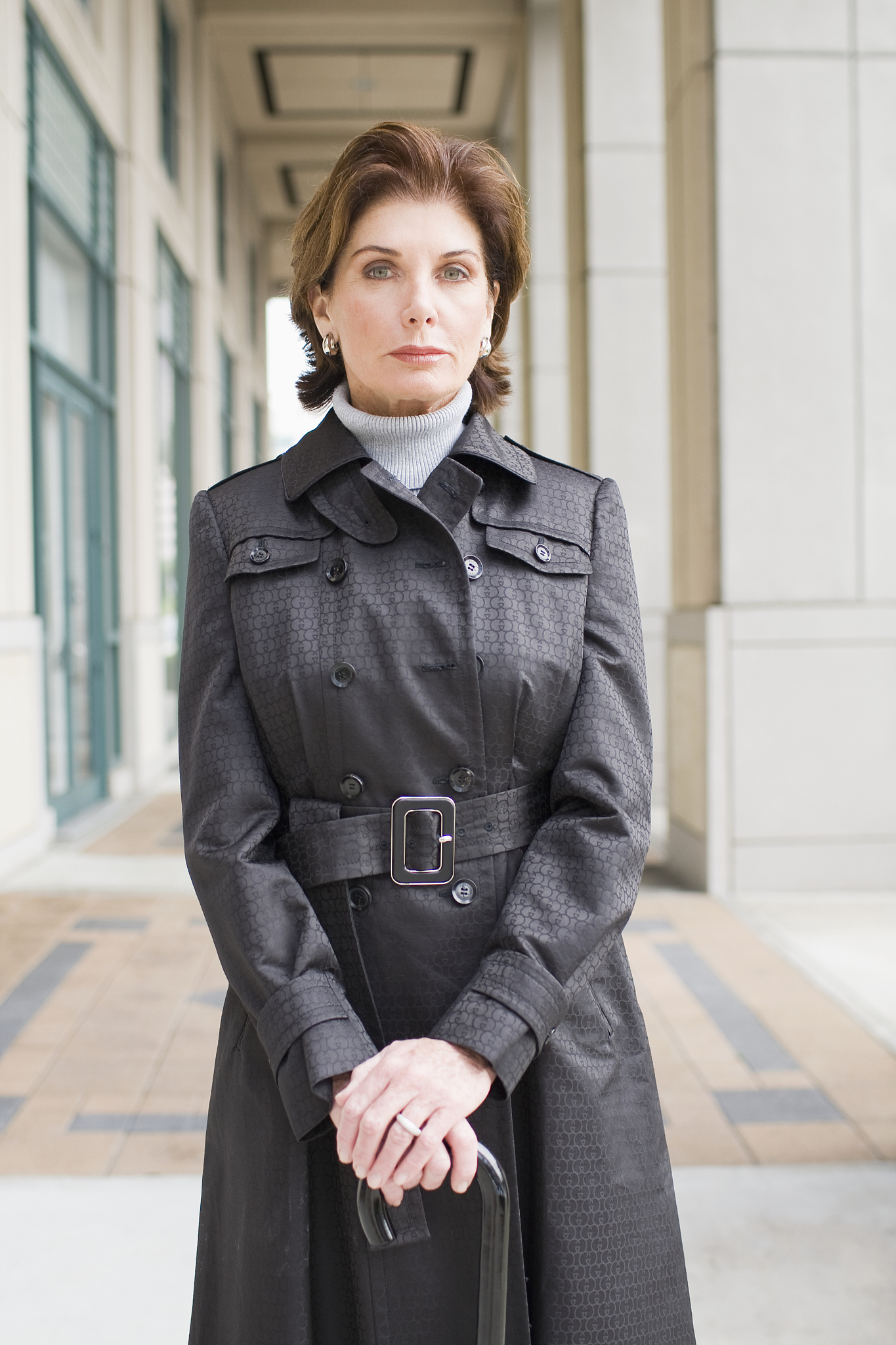 用美式英语写3条关于Women Trench Coat Open Front Cardigan Jacket Coat Shawl Cape Cloak Mantle Plus产品的正面评论。内容附带评论标题评论单词数量小于40个单词。