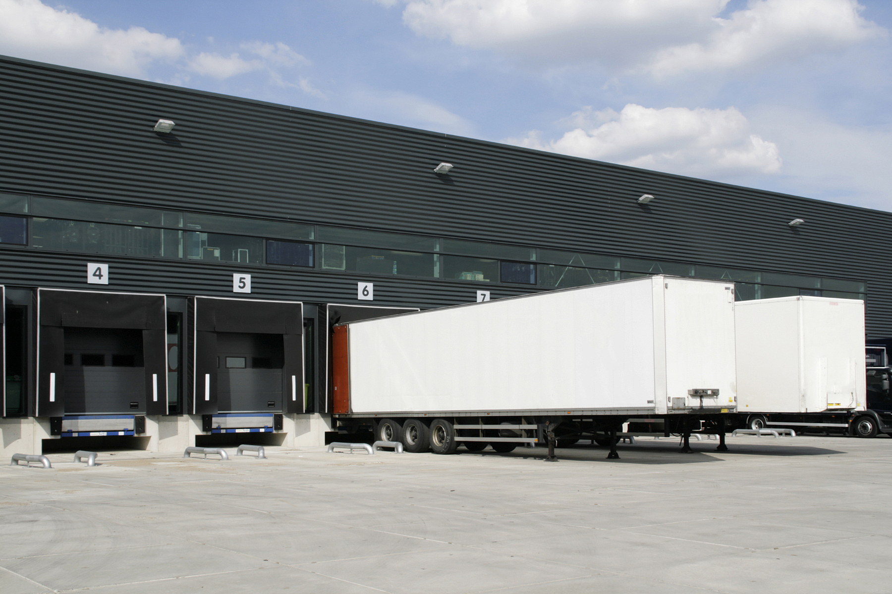 高栏港格宝待制冷设备：功能、优势及应用领域