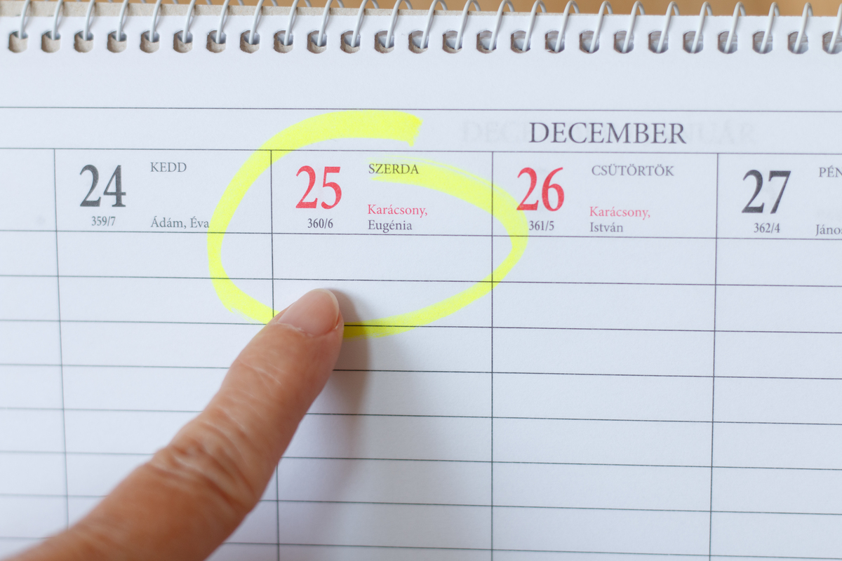 Ant Design 日期框：如何实现只选择年份范围？