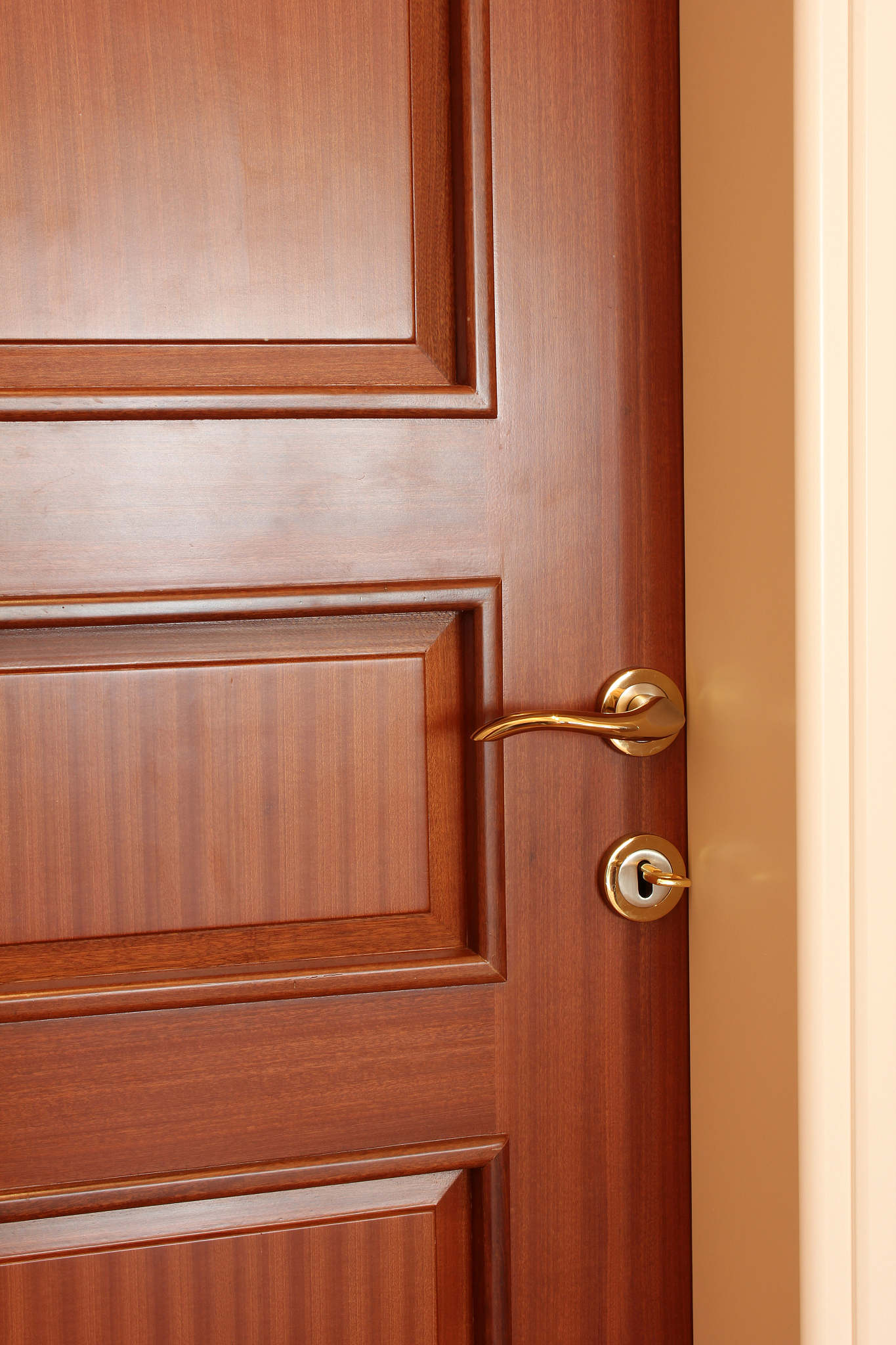 能否为木门品牌：享九洲创造一些优美的句子