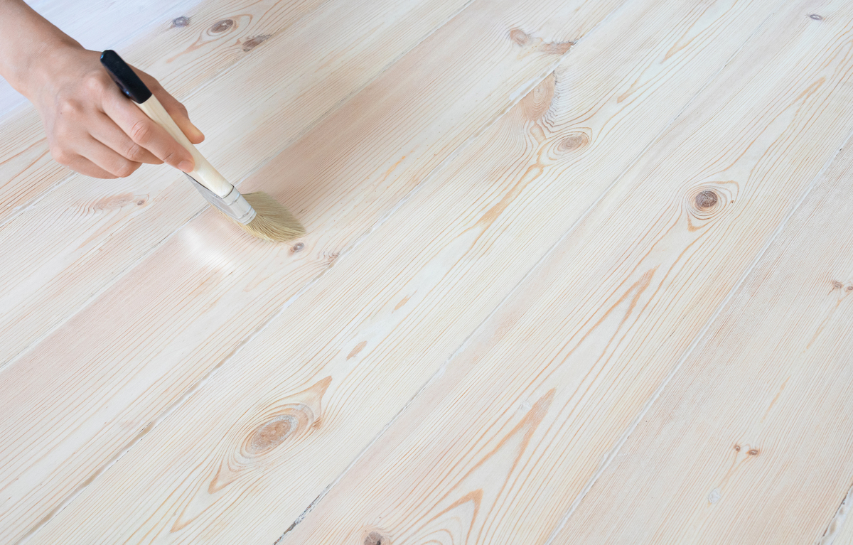 松木纹强化地板的特点与优势用中英文表述