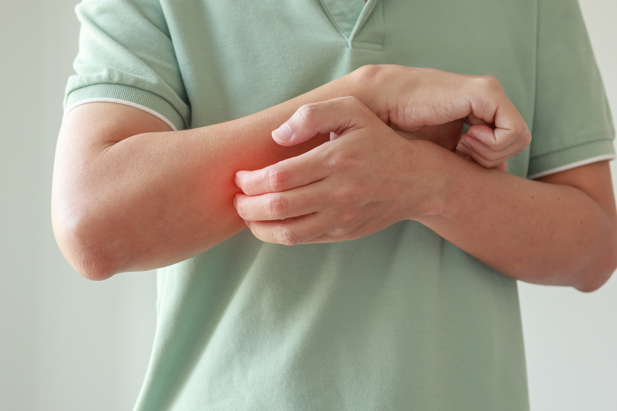 胳膊发凉疼痛：可能是肌肉疼痛或关节炎？