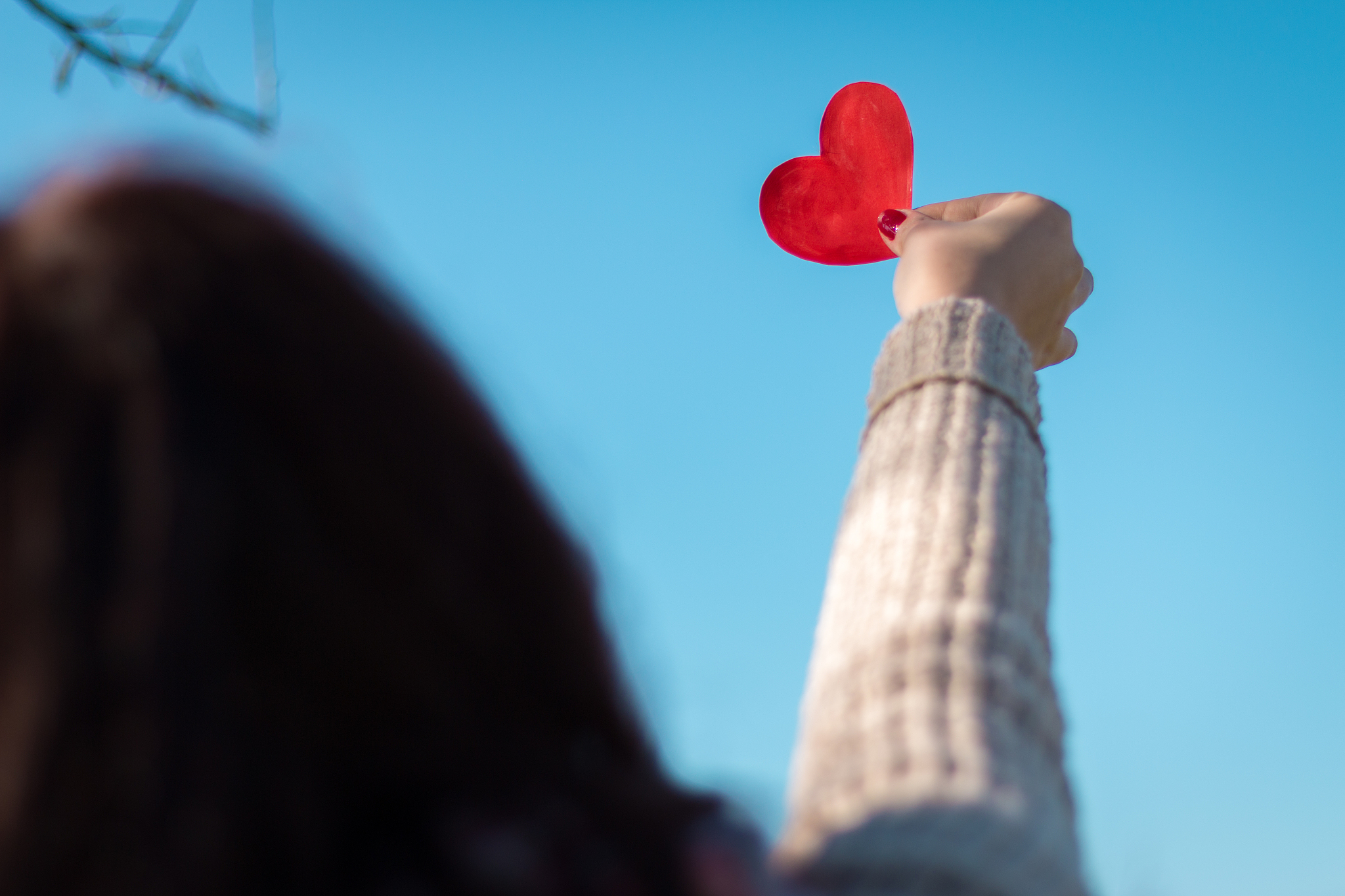 爱情的真谛：从情感到承诺的3000字感悟